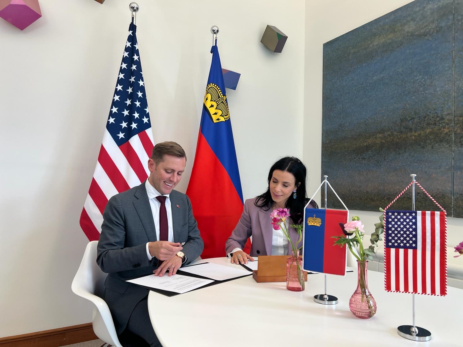 Wakil-wakil Kerajaan Liechtenstein dan Amerika Syarikat menandatangani perjanjian untuk berkongsi pengetahuan dalam Bidang Latihan Perantisan, 2024.