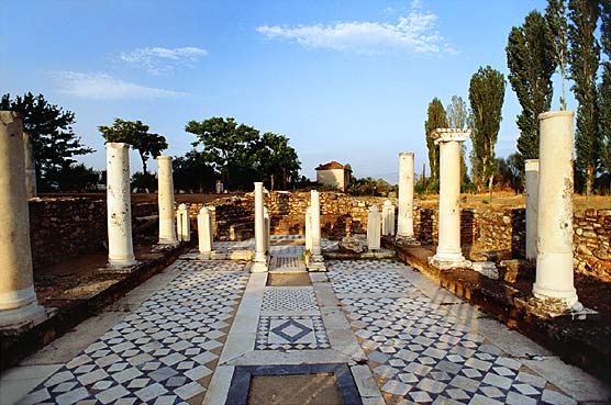 Heraclea Lyncestis, một thành phố do Philippos II của Macedonia thành lập vào thế kỷ thứ 4 trước Công nguyên; tàn tích của