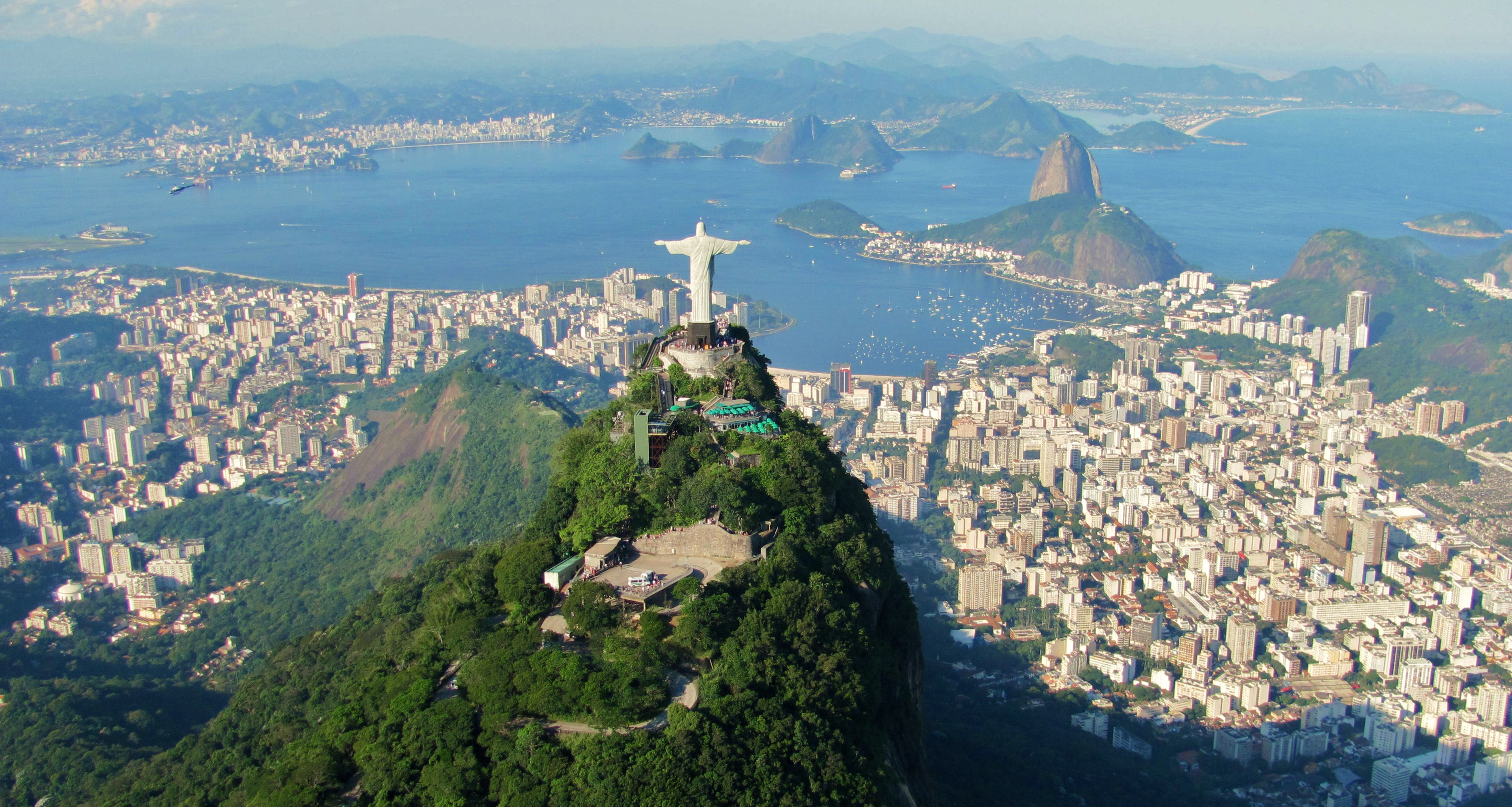 Toàn cảnh Rio de Janeiro nhìn từ núi Sugarloaf.