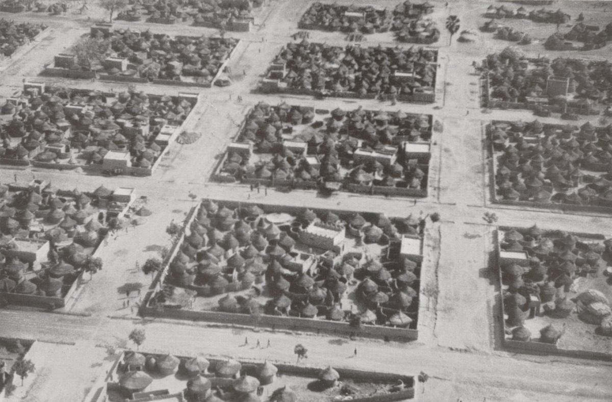 首都ワガドゥグー、1930年。フランス植民地時代に撮影された。