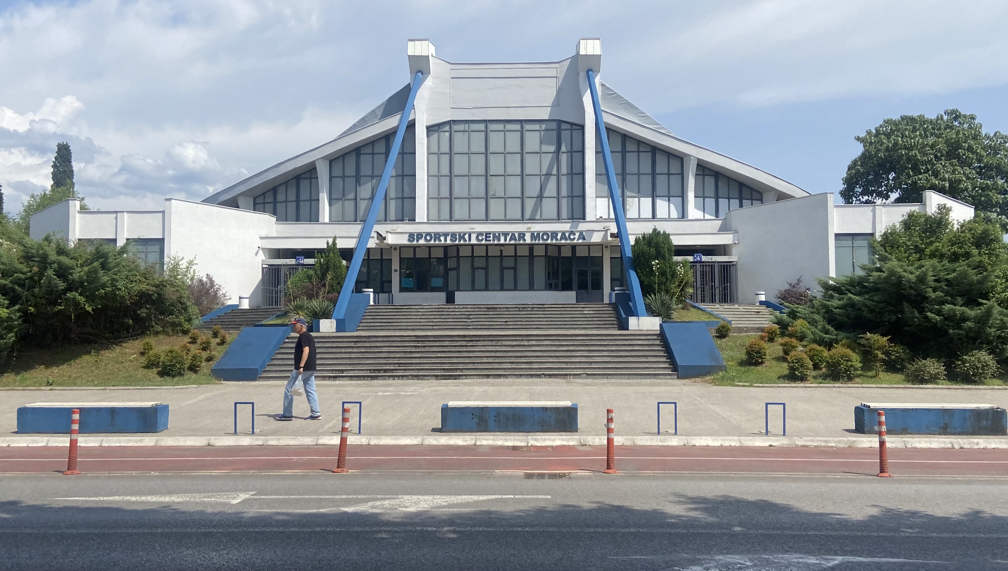 Ngoại thất của Trung tâm Thể thao Morača