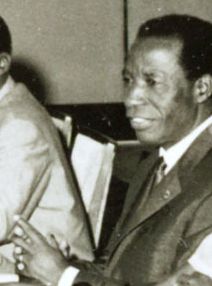 Pemerintahan satu partai Alphonse Massamba-Débat (1963-1968) berusaha menerapkan strategi ekonomi politik dari 