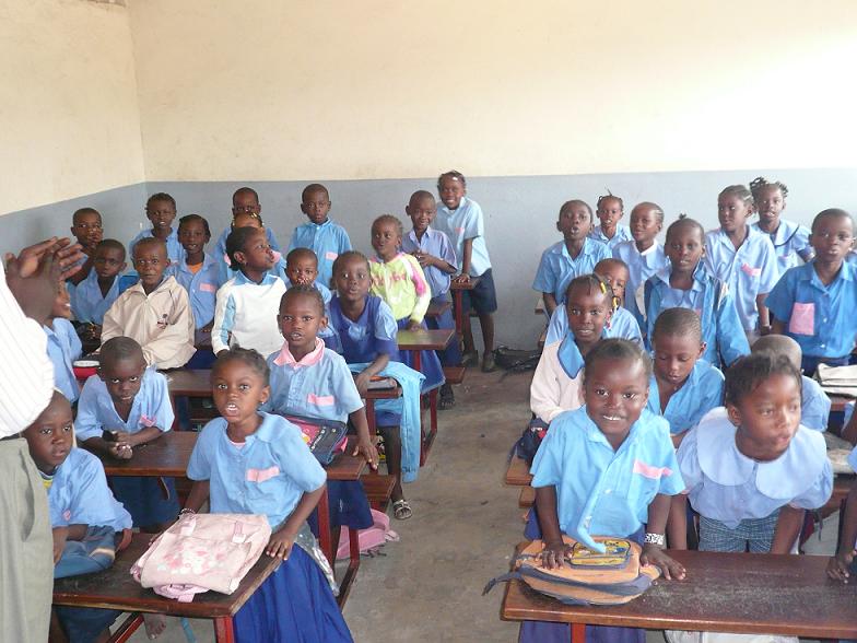 Anak-anak sekolah di dalam kelas, Republik Kongo
