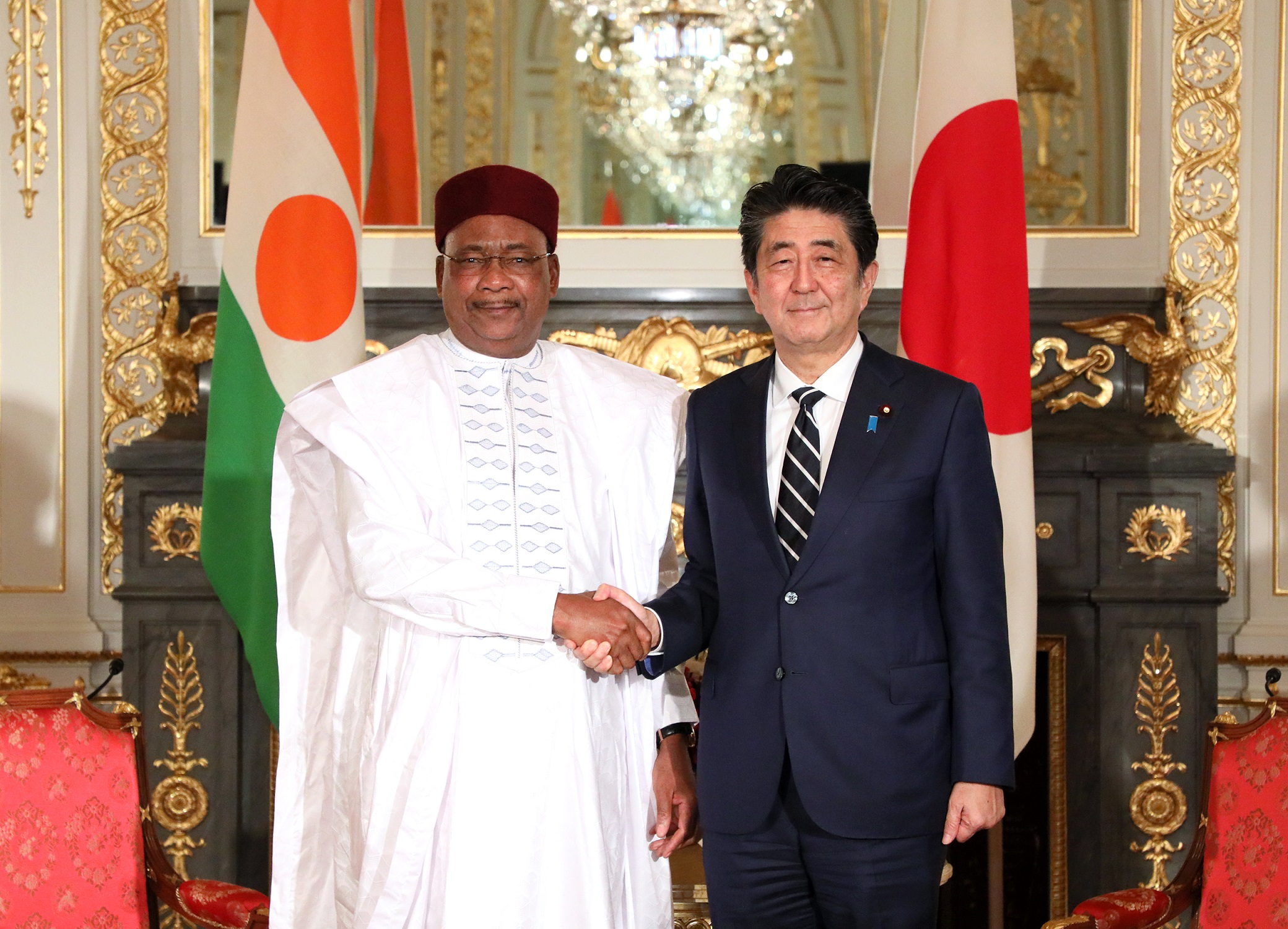 President Mahamadou Issoufou and Japanese Prime Minister Shinzo Abe in October 2019