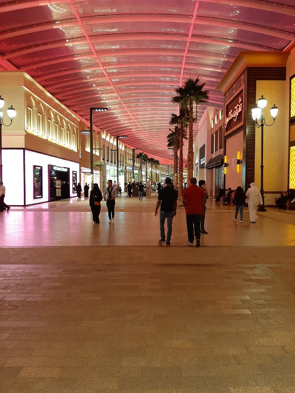 Pemandangan bagian Grand Avenue dari The Avenues