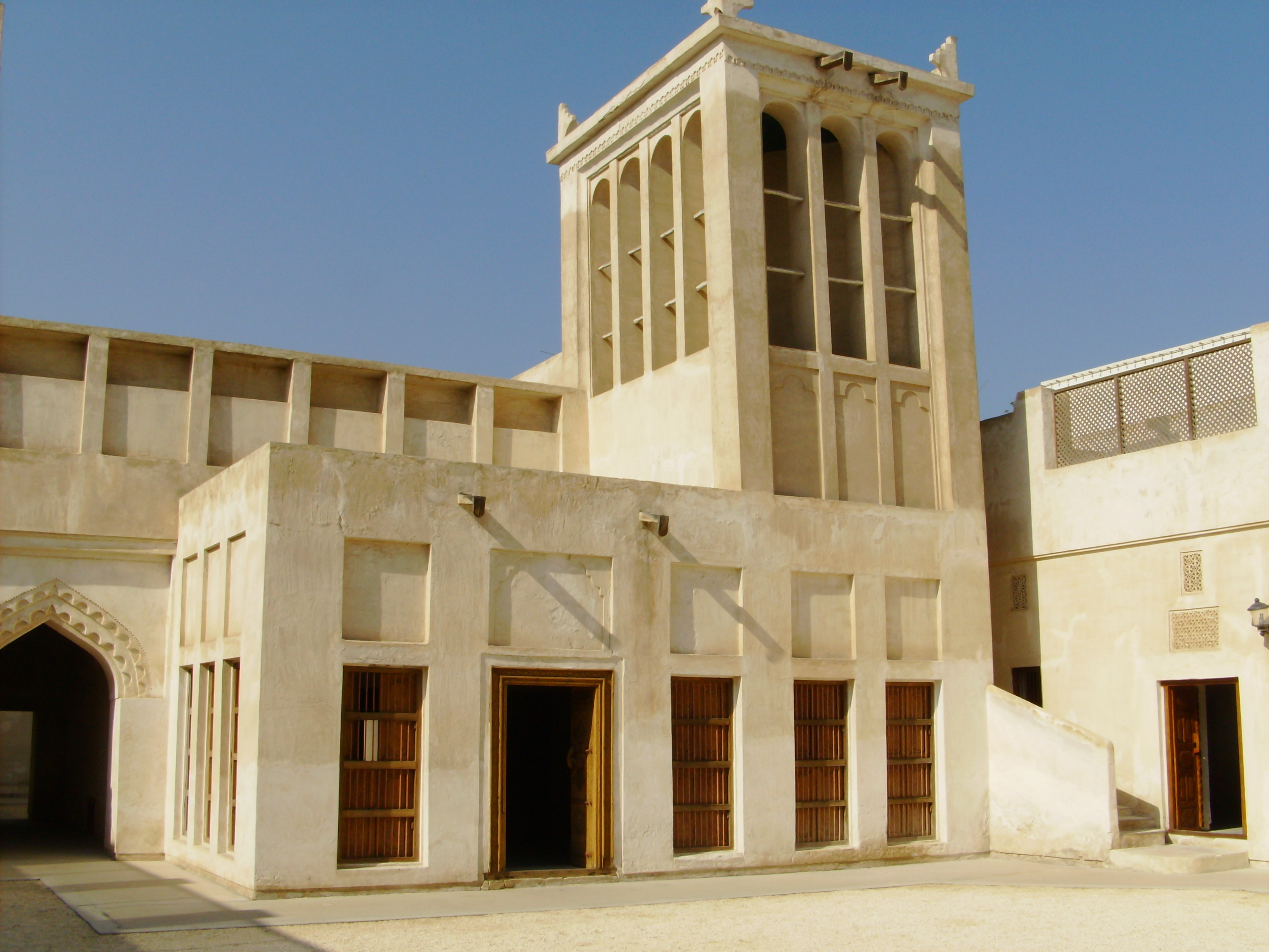 Rumah Isa ibn Ali Al Khalifa adalah contoh arsitektur tradisional di Bahrain.