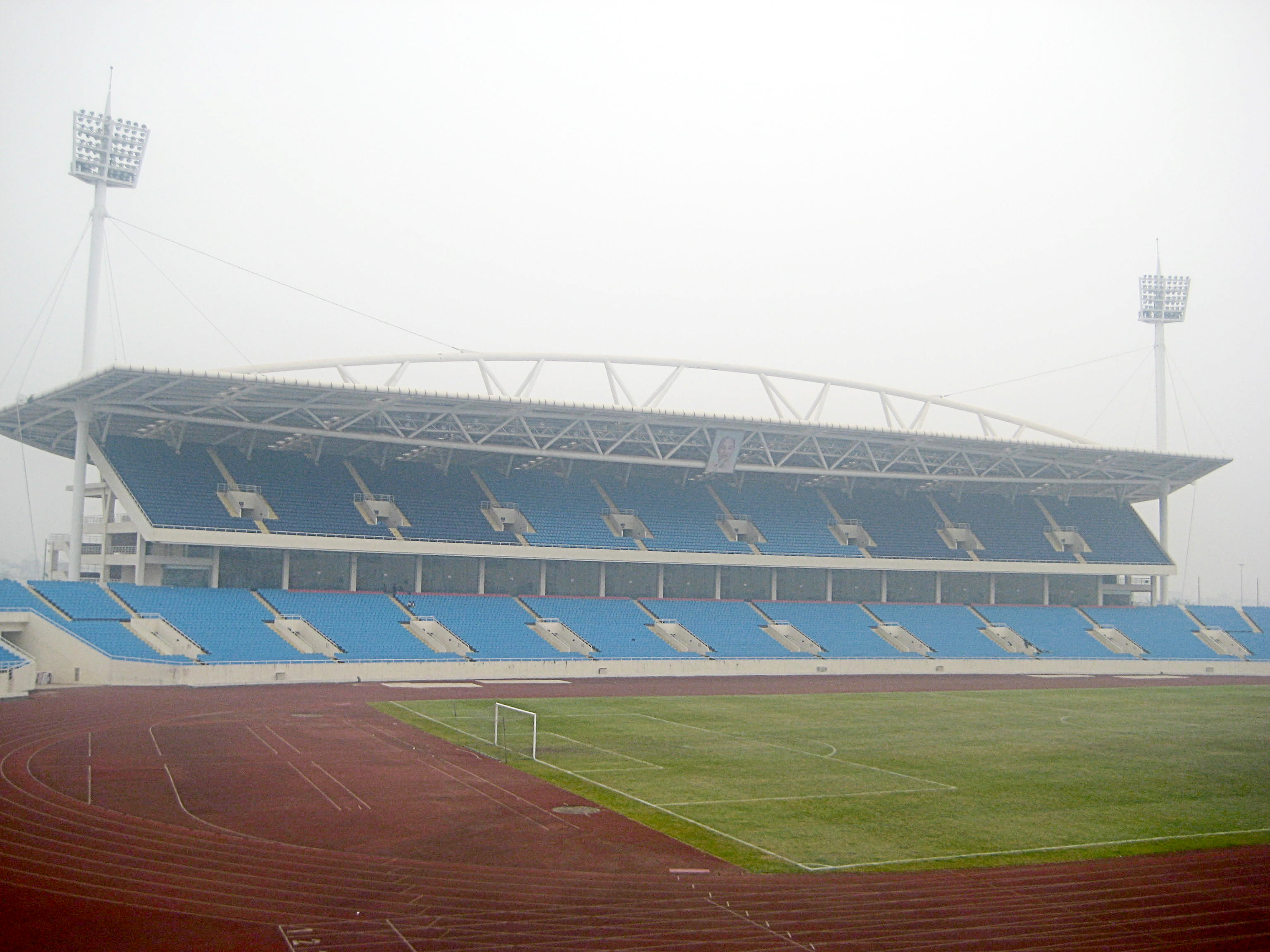 Stadion Nasional Mỹ Đình di Hanoi
