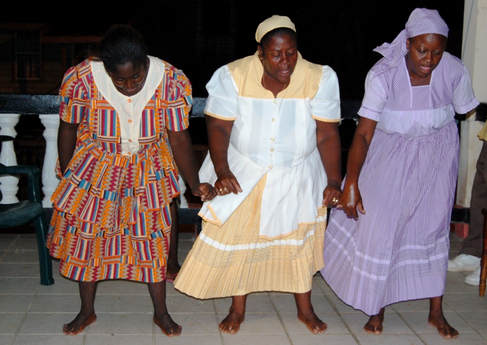 Các vũ công Garifuna truyền thống ở Dangriga, Belize