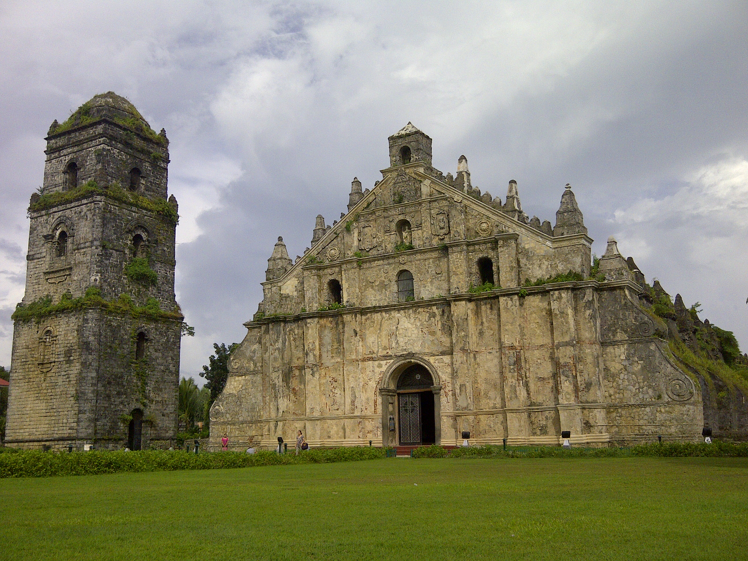 Gereja Paoay Barok Gempa Bumi awal abad ke-18 di Ilocos Norte, Harta Karun Budaya Negara dan Tapak Warisan Dunia UNESCO sebagai salah satu daripada empat Gereja Barok Filipina