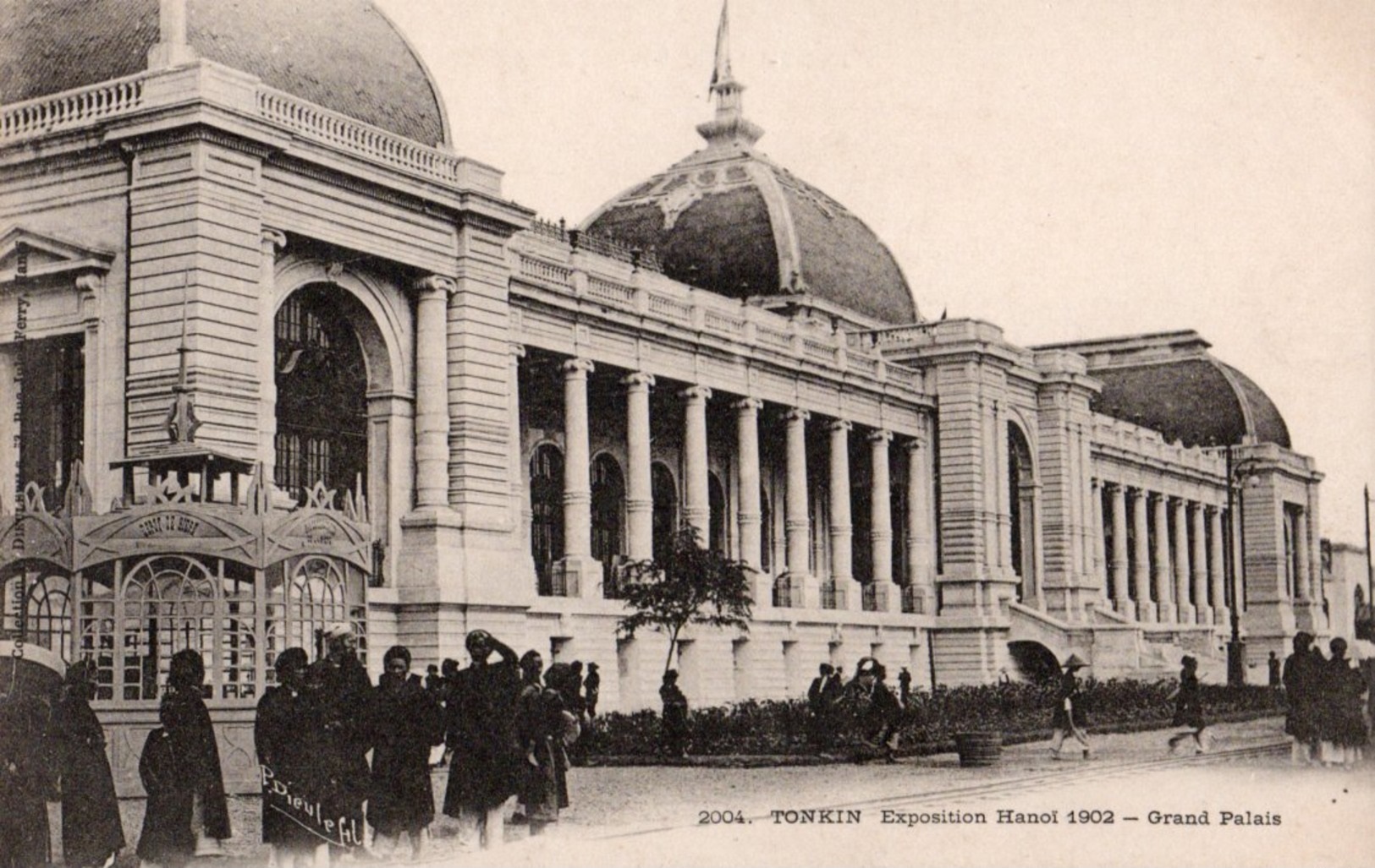 Grand Palais yang dibina untuk pameran dunia 1902-1903, apabila Hanoi menjadi ibu negara Indochina Perancis
