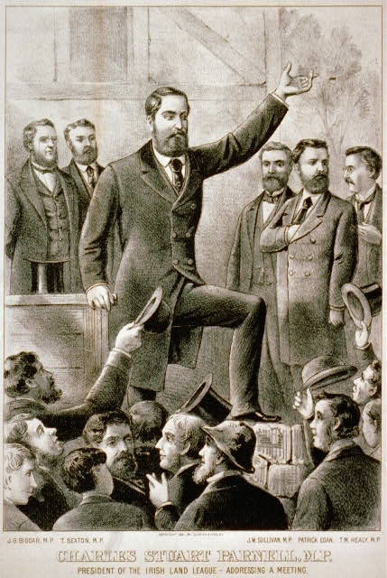 Charles Stewart Parnell (1846-1891) berpidato dalam sebuah pertemuan. Partai Parlementer Irlandia dibentuk pada tahun 1882 oleh Parnell.