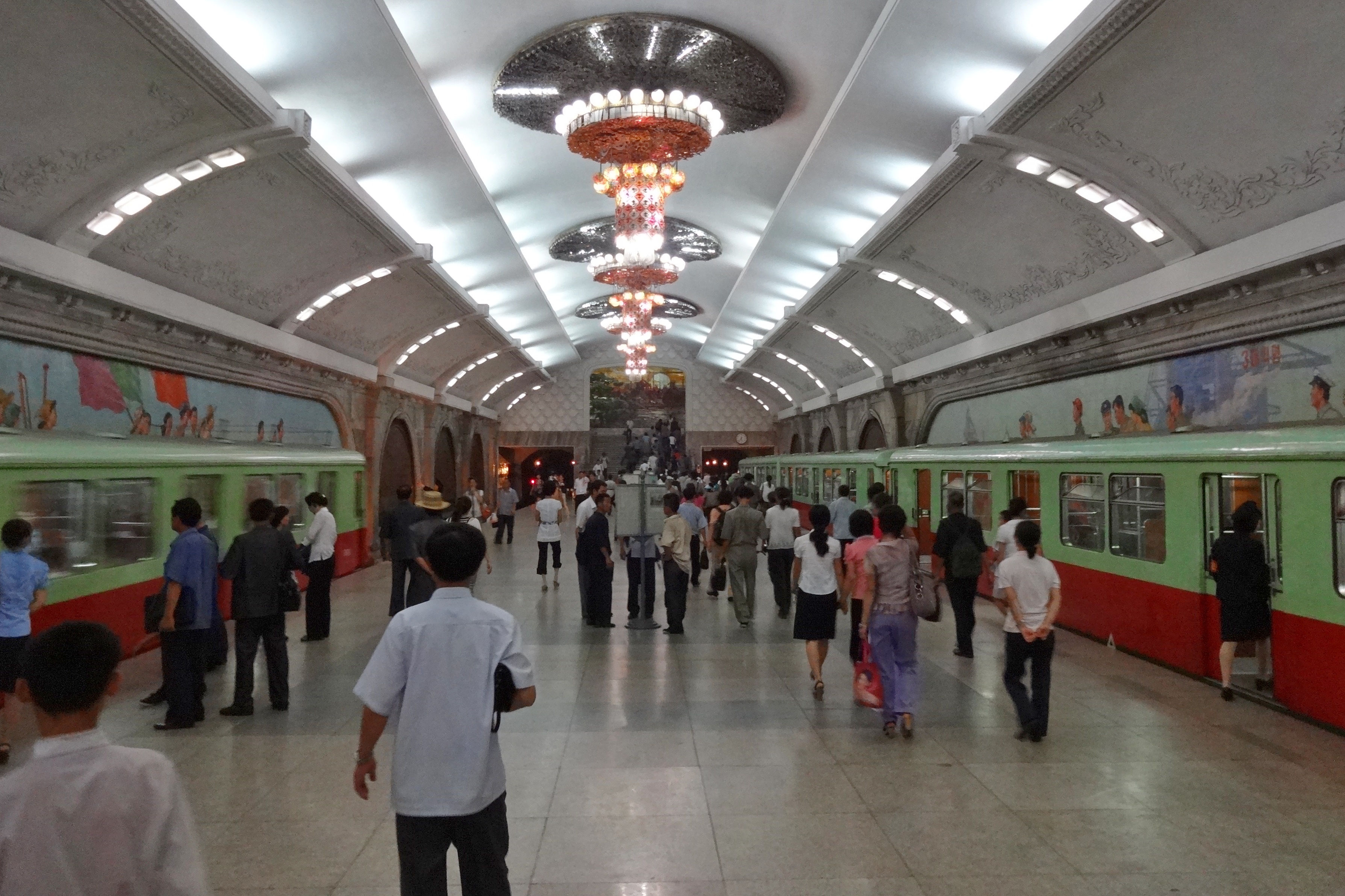 Pyongyang Metro dengan fungsi perlindungan bom