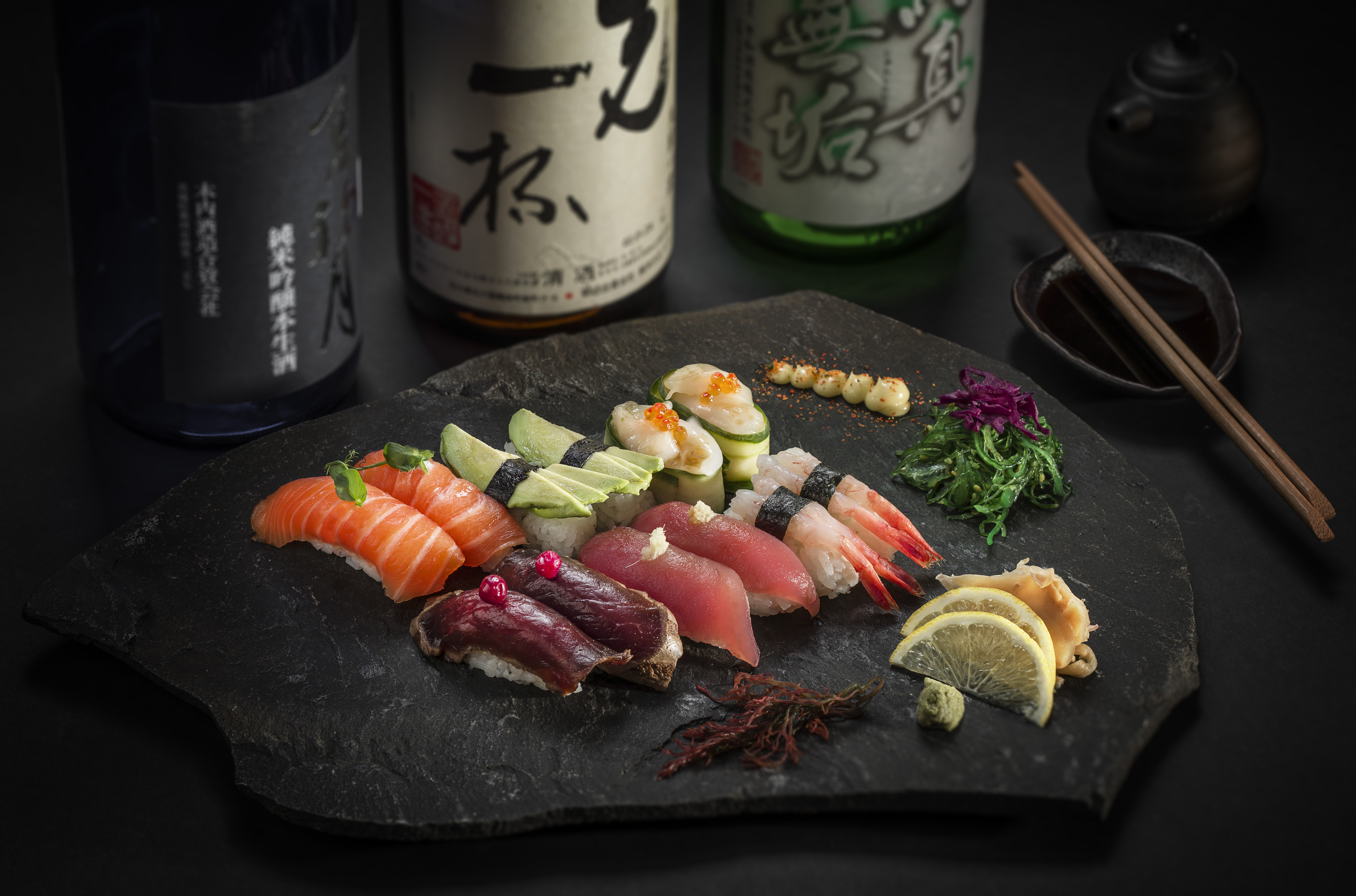Sepiring nigiri-zushi