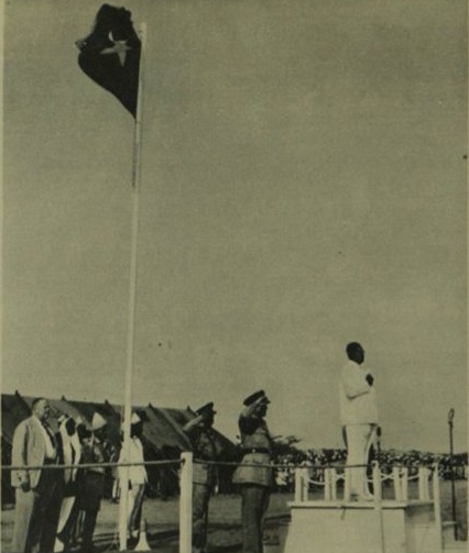 Somaliland treo Cờ Somalia tại lễ Độc lập vào ngày 26 tháng 6 năm 1960. Thủ tướng Quốc gia Somaliland lúc đó là Muhammad Haji Ibrahim Egal chào cờ.