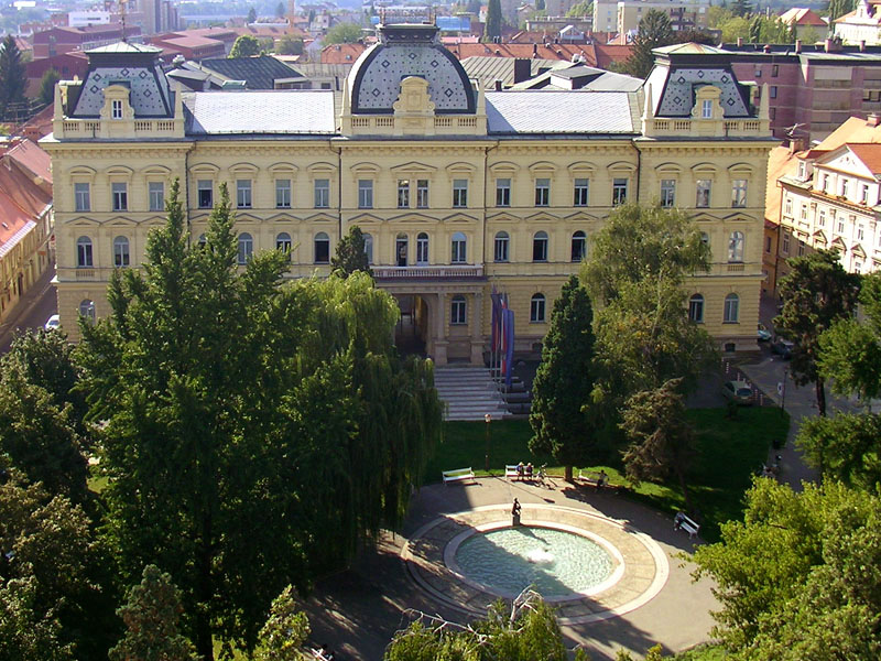 Tòa nhà hành chính của Đại học Maribor.