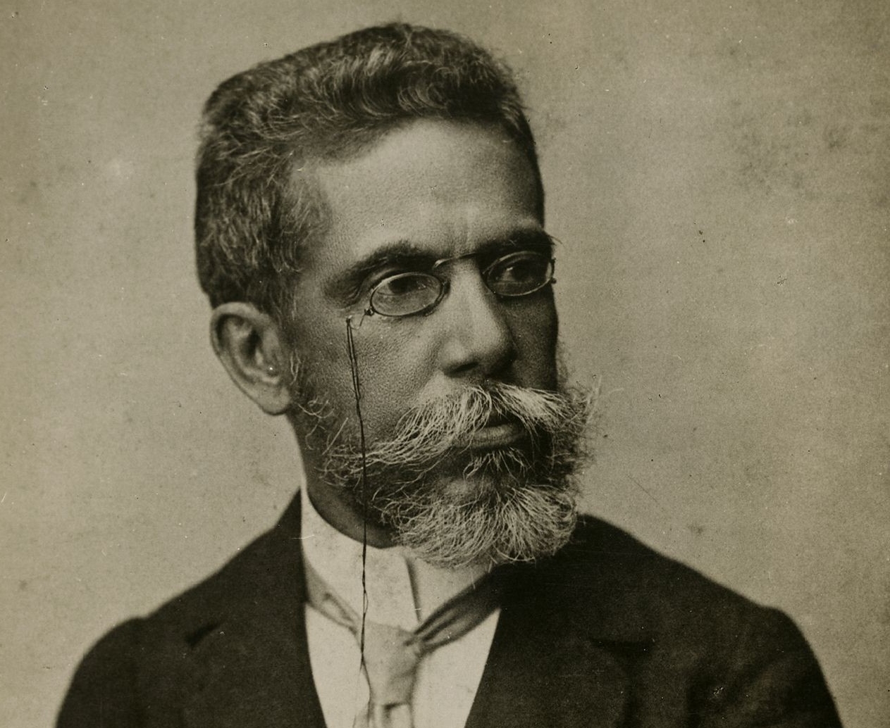 詩人であり小説家でもあるマシャード・デ・アシス。ブラジル文学アカデミーの創設者。