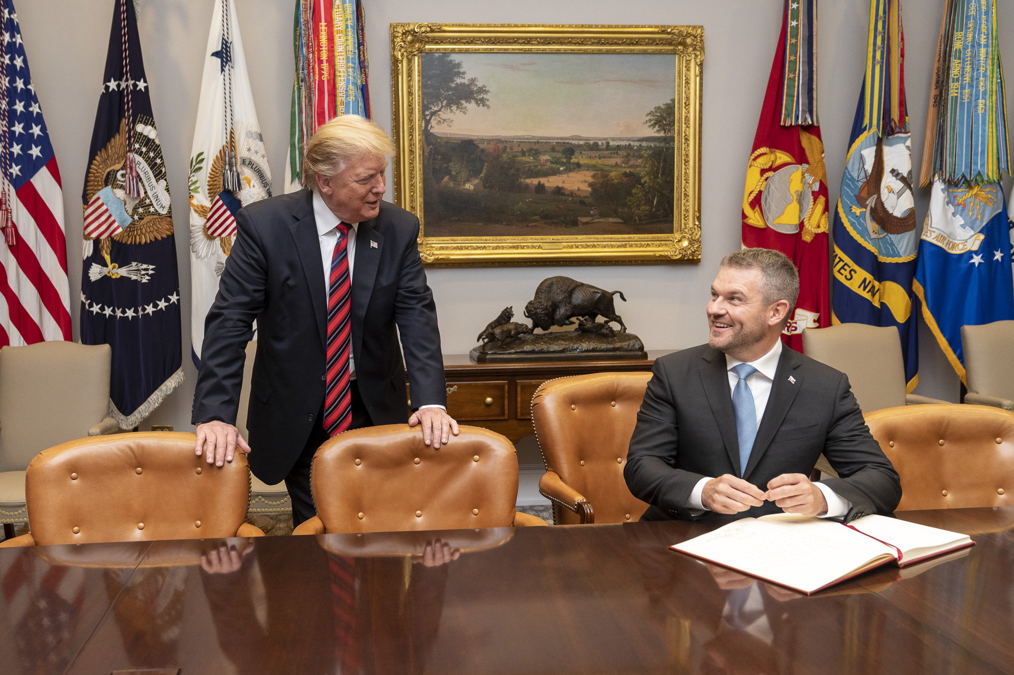 Bekas Perdana Menteri Slovakia Peter Pellegrini (kini Presiden Slovakia) bersama Presiden A.S. Donald Trump di Rumah Putih, 2019