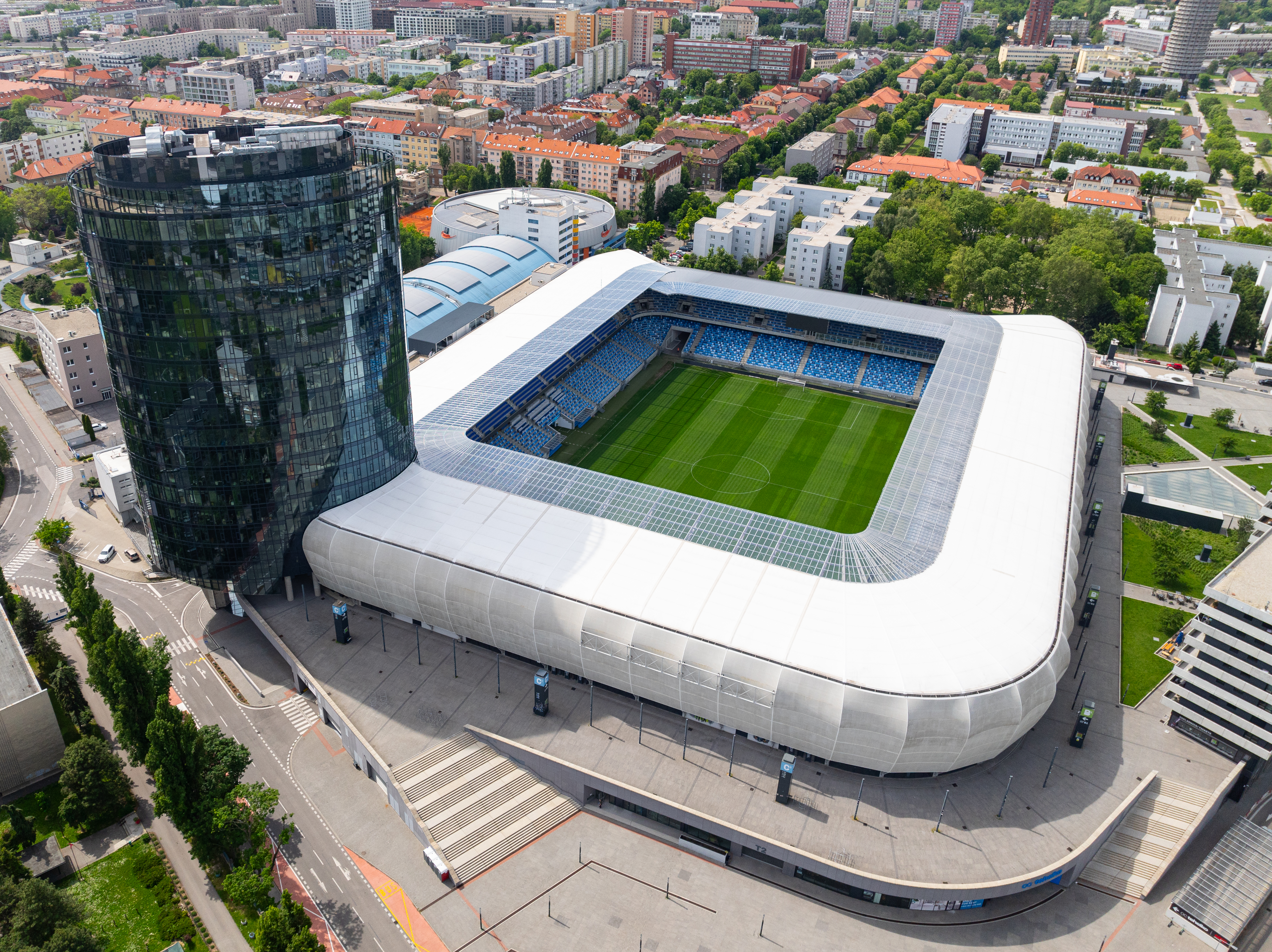 Stadium bola sepak kebangsaan di Bratislava