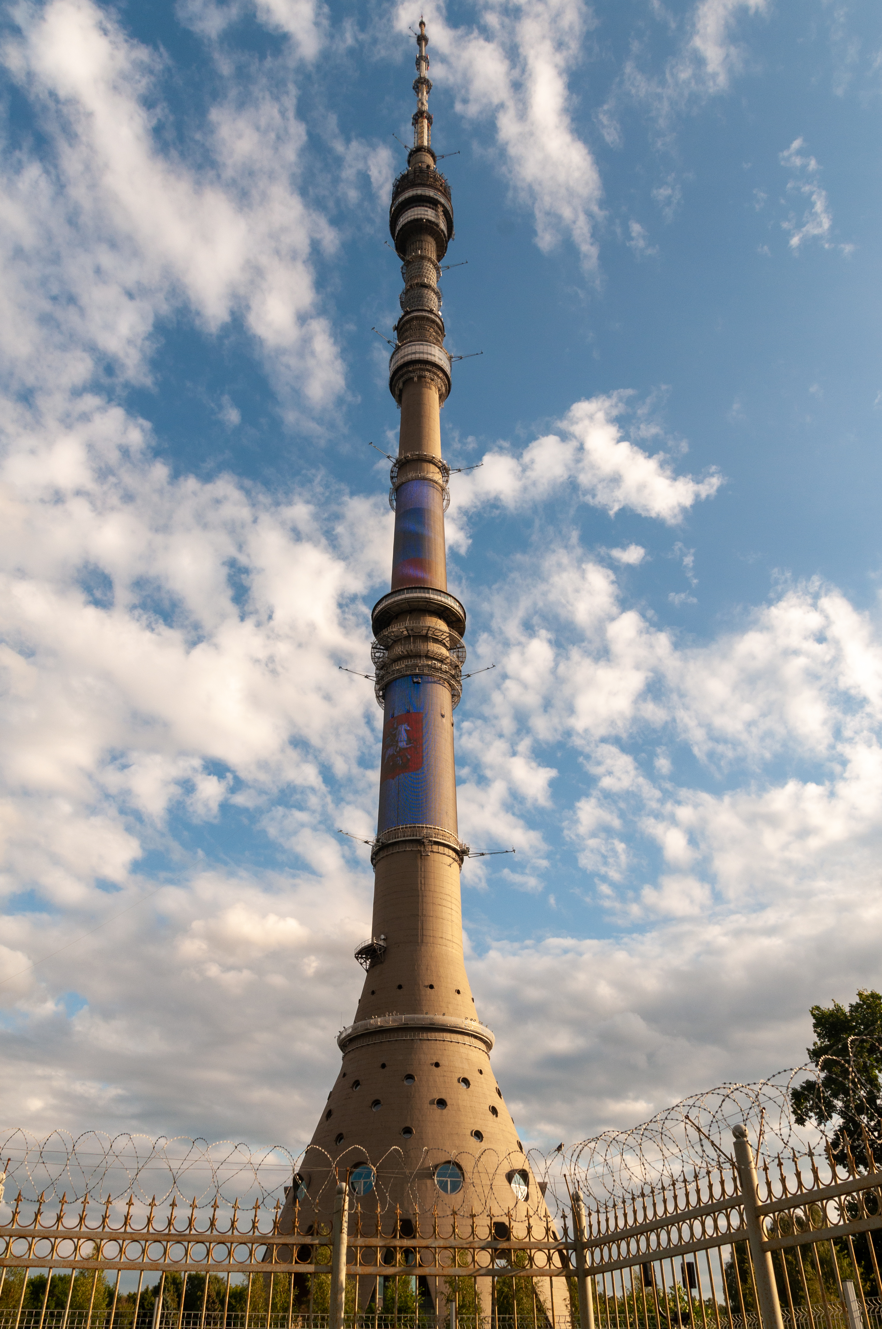 Menara Ostankino di Moskwa, struktur berdiri bebas tertinggi di Eropa