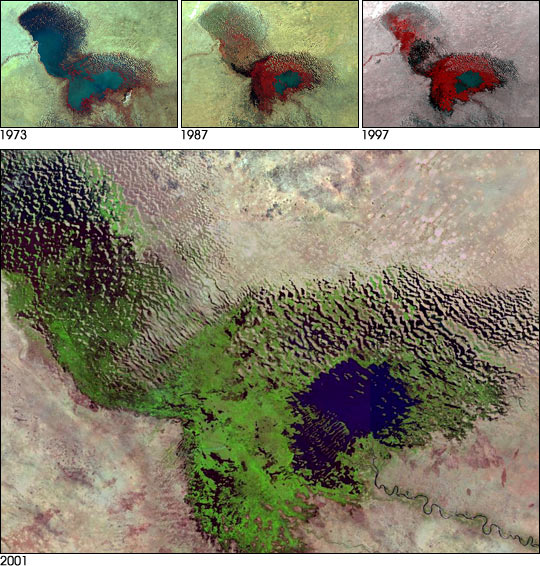 Tasik Chad dalam imej satelit tahun 2001. Di bahagian atas menunjukkan pengecilan saiz tasik dari tahun 1973 hingga 1997.