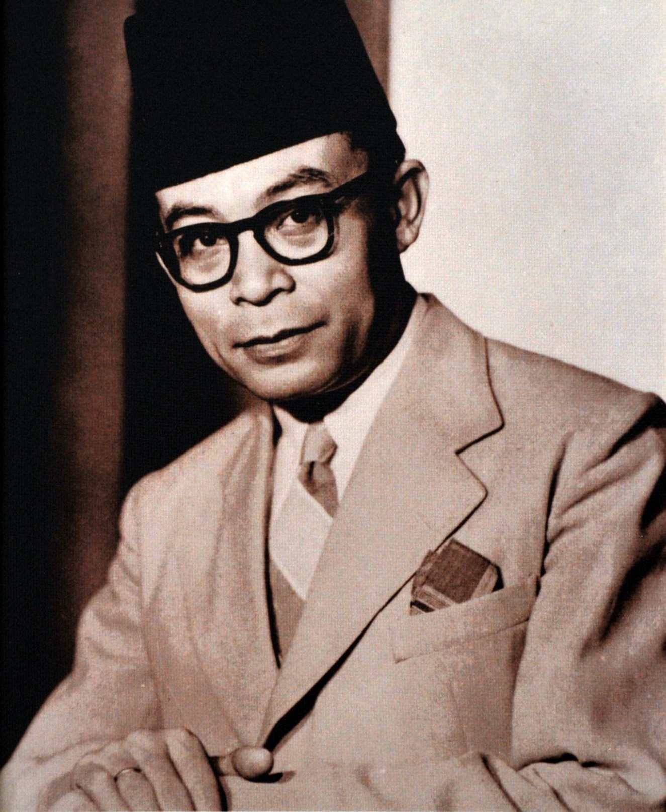 Mohammad Hatta, tokoh pemimpin Perhimpunan Indonesia yang kelak menjadi Naib Presiden Indonesia pertama.