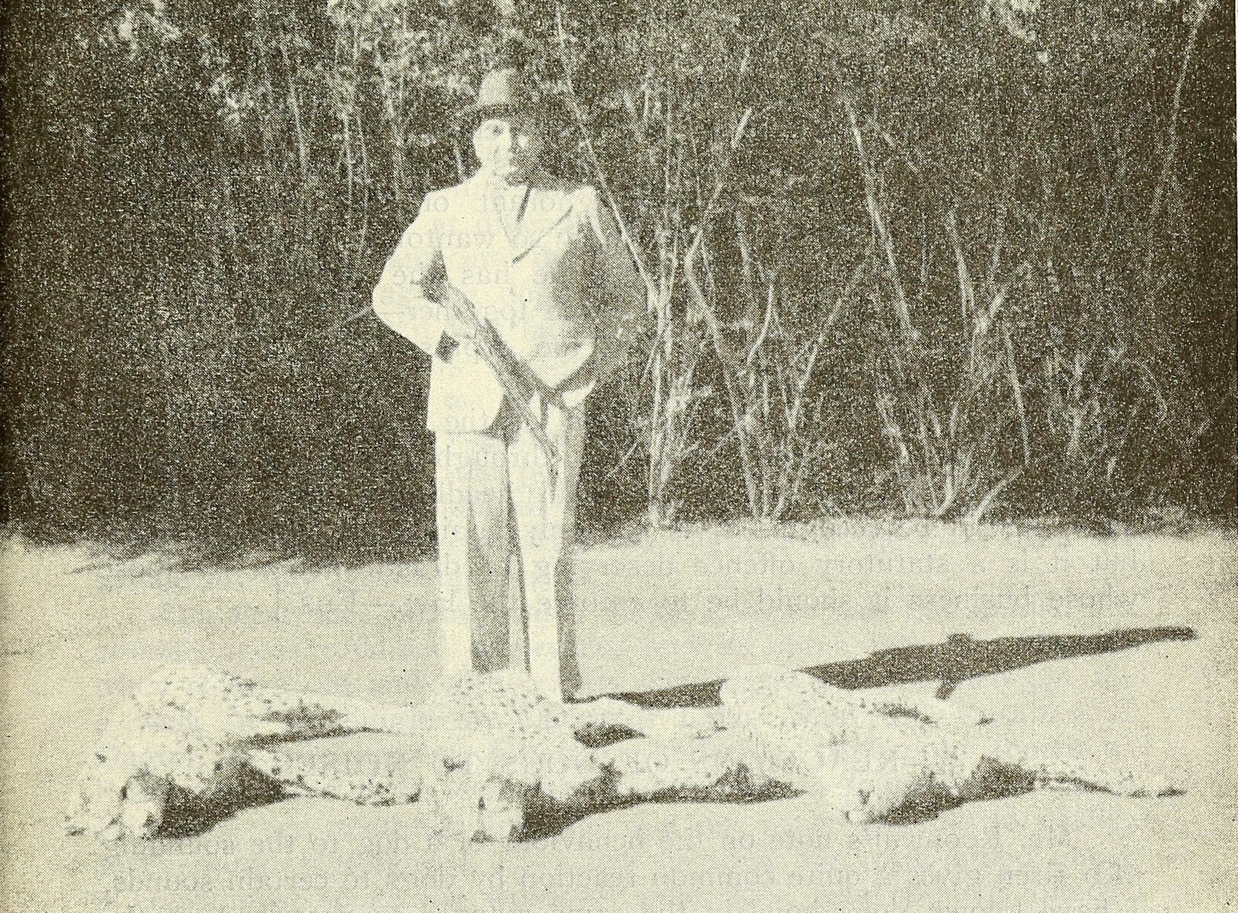 Tiga ekor Cheetah Asia terakhir di India ditembak mati pada tahun 1948 di daerah Surguja, Madhya Pradesh, India Tengah oleh Maharajah Ramanuj Pratap Singh Deo. Anak cheetah jantan muda itu, semuanya dari sarang yang sama, sedang duduk bersama apabila ditembak pada waktu malam.