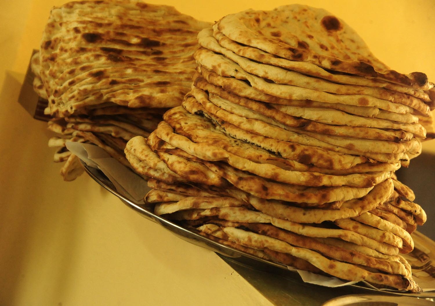 Non, roti yang paling banyak dimakan di Afghanistan