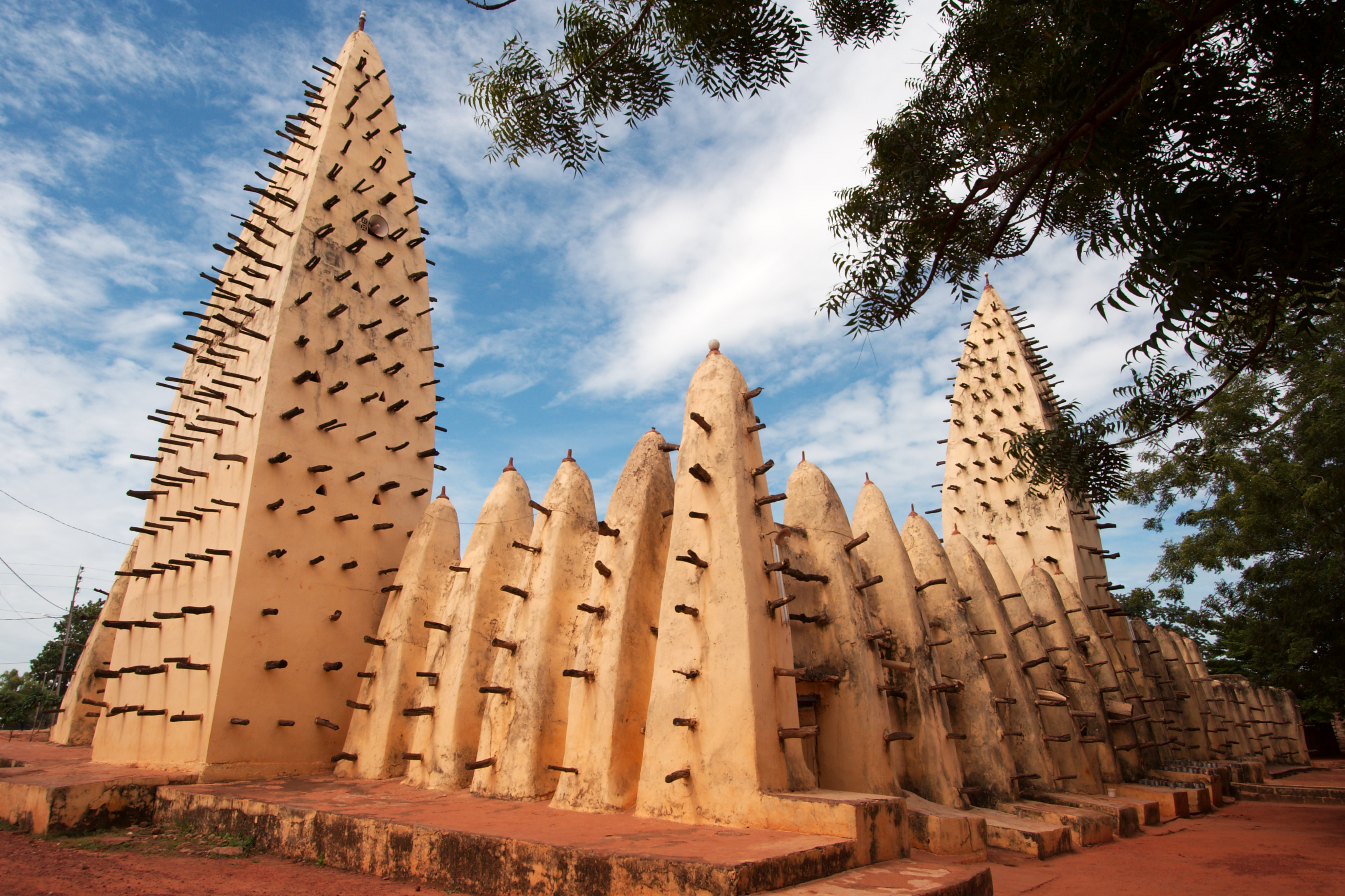 Grand Mosque of Bobo-Dioulasso, an example of Sudano-Sahelian architecture.