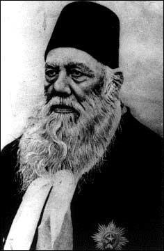 Sir Syed Ahmad Khan (1817-1898), yang visinya membentuk asas Pakistan.