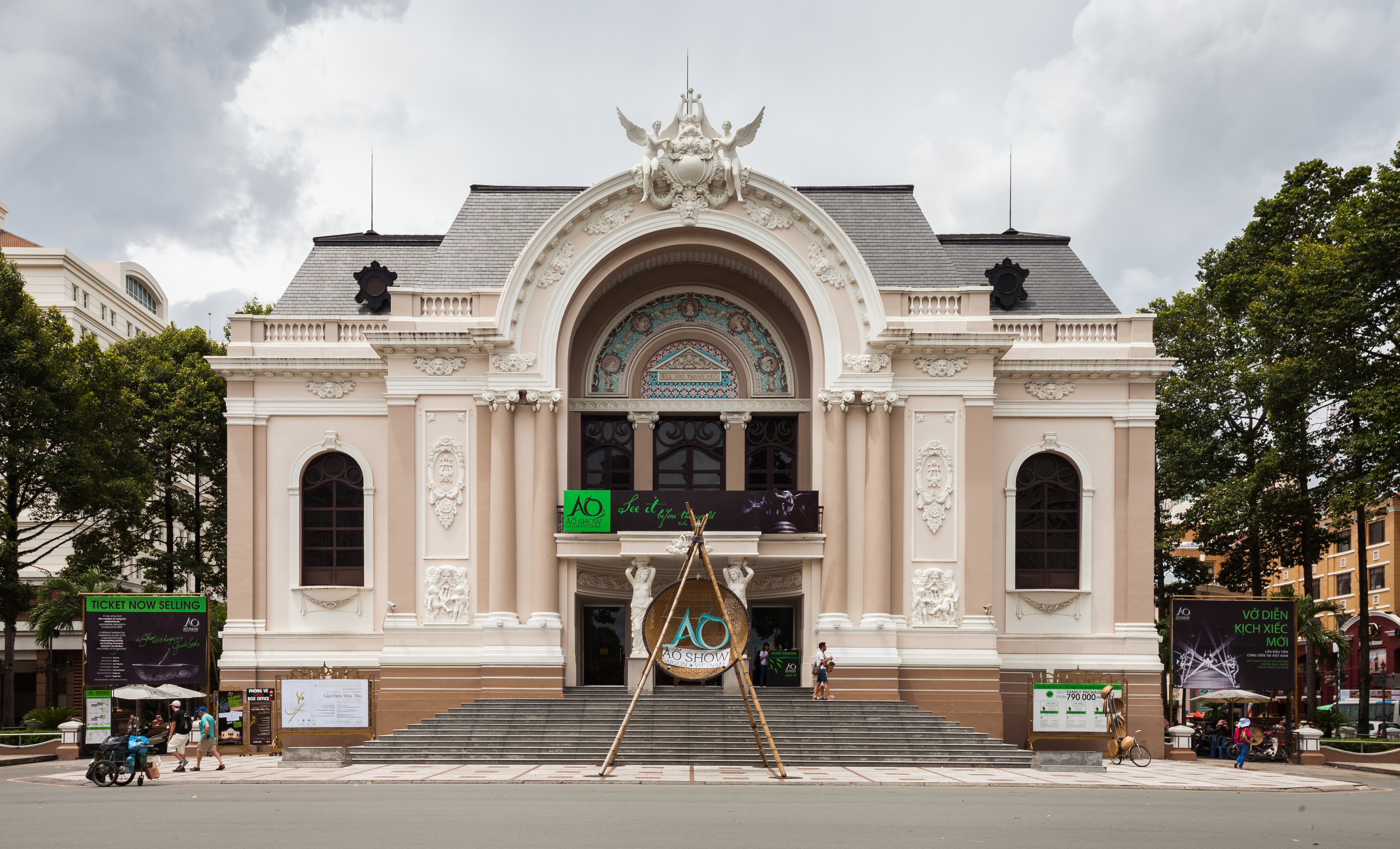 Teater Perbandaran (Rumah Opera Saigon) di Bandar Raya Ho Chi Minh