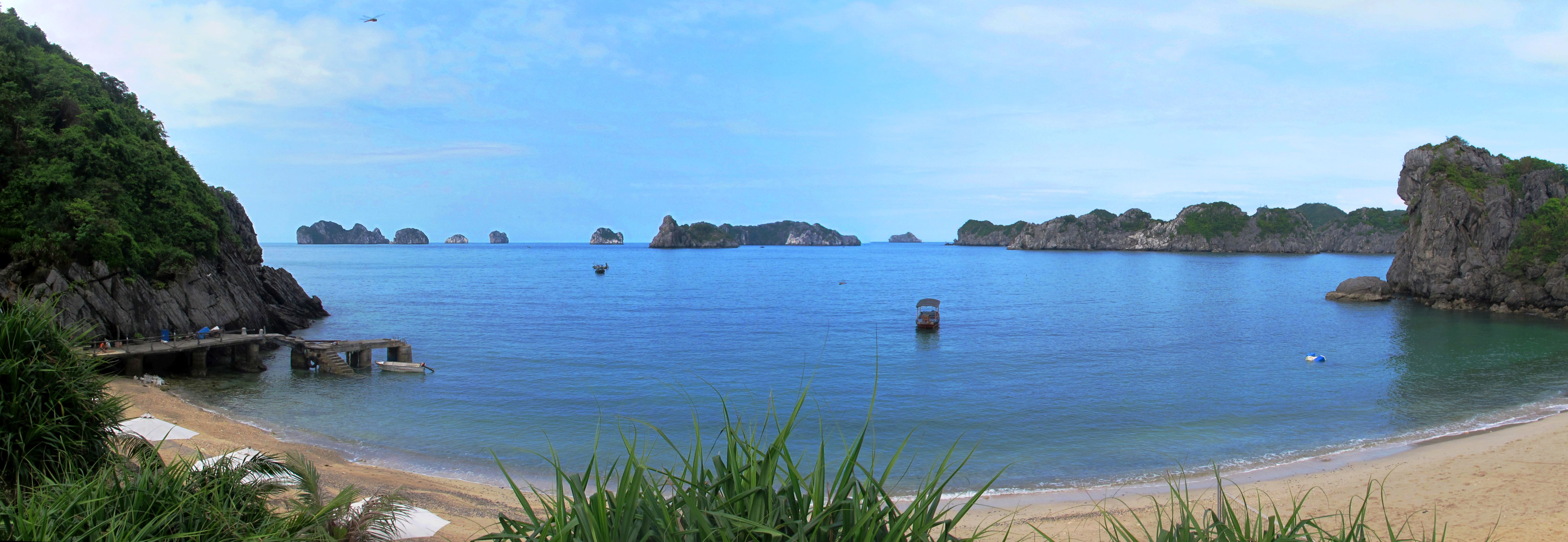 Pemandangan panorama Teluk Hạ Long
