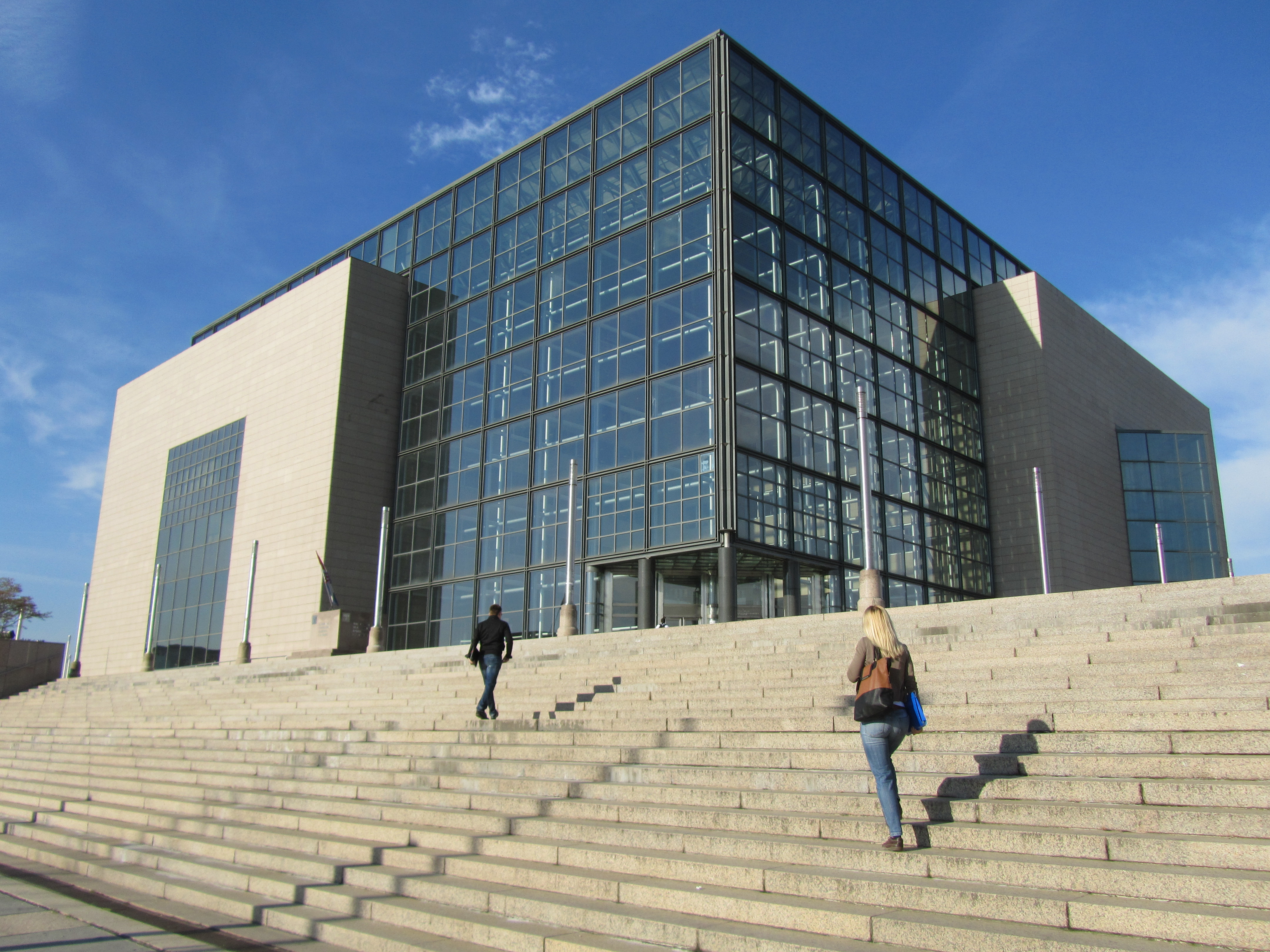 国立大学図書館
