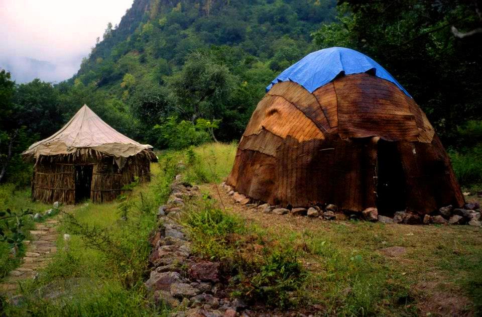 Rumah tradisional di Pergunungan Mabla.