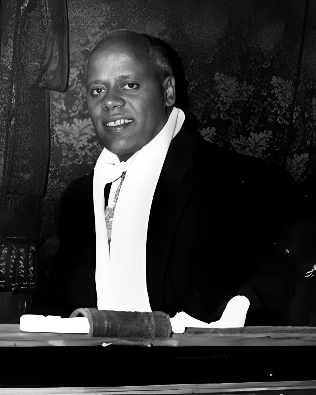 Haddis Alemayehu (1910-2003), menteri luar negeri dan novelis, termasuk pengarang Love to the Grave, yang dianggap sebagai novel terhebat dalam kesusasteraan Habsyah.