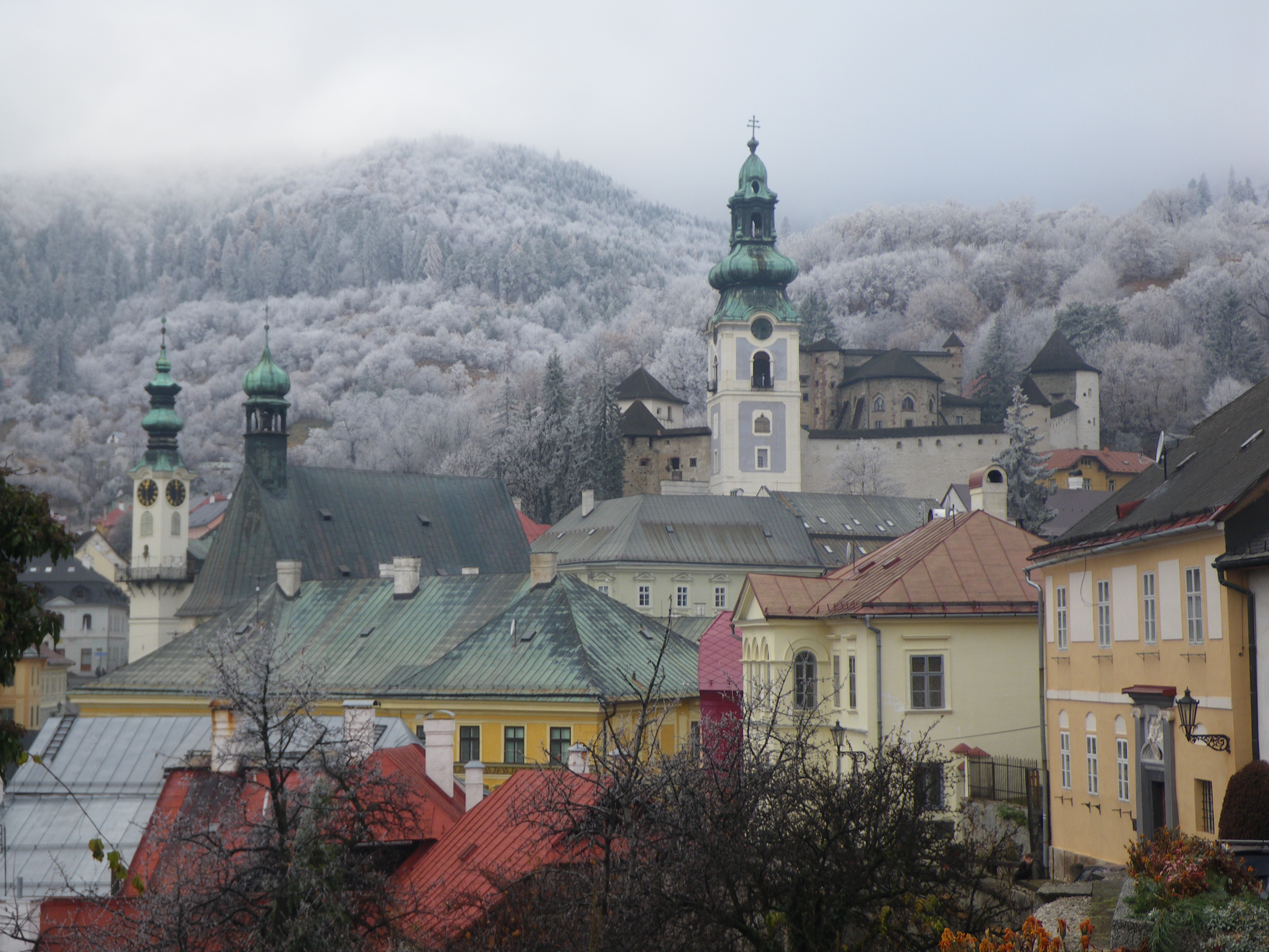 Musim sejuk di Banská Štiavnica (bandar ini ialah Tapak Warisan Dunia UNESCO)