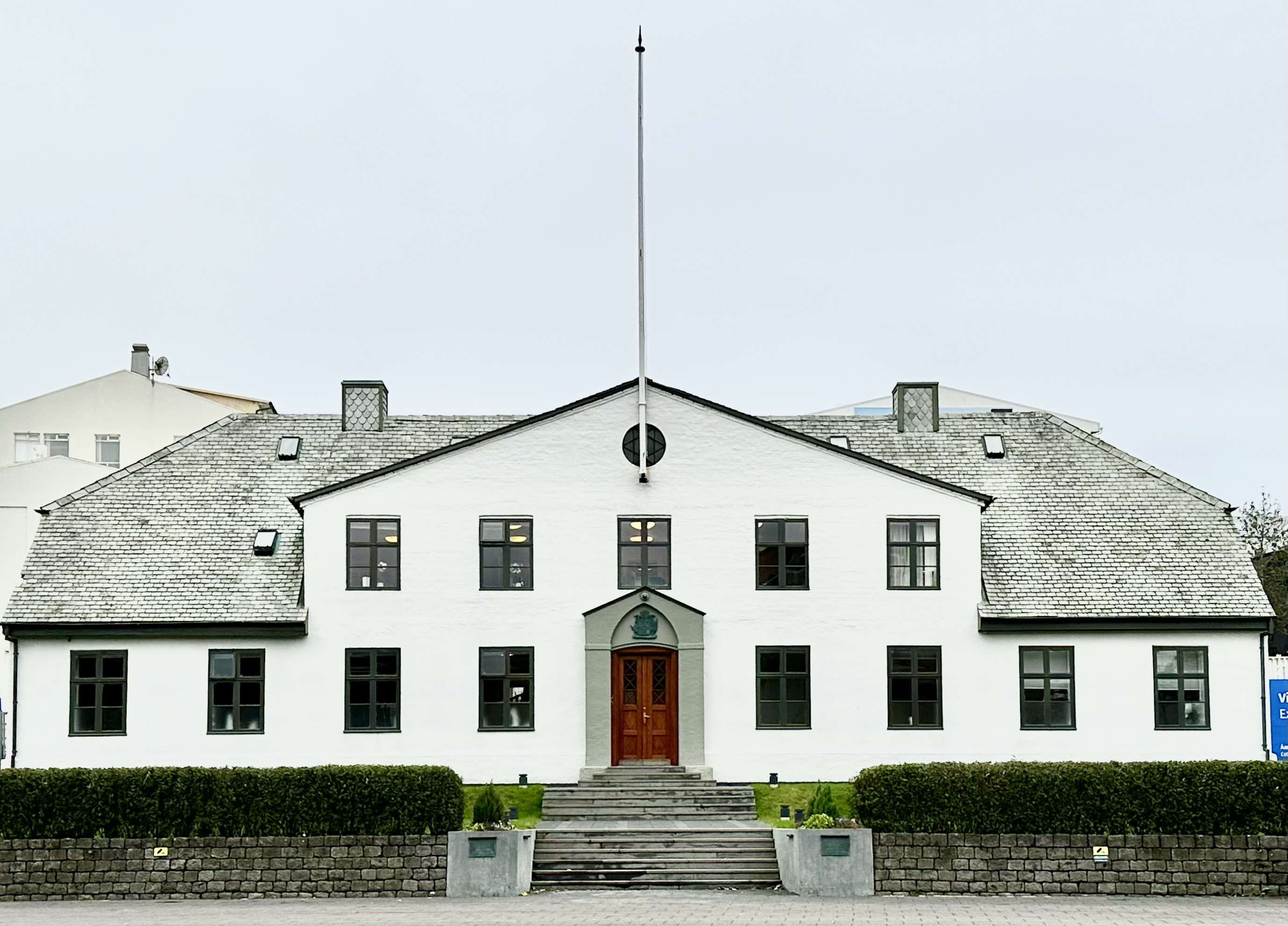 Stjórnarráðshúsið menempatkan Kabinet Iceland dan Pejabat Perdana Menteri di Reykjavík.