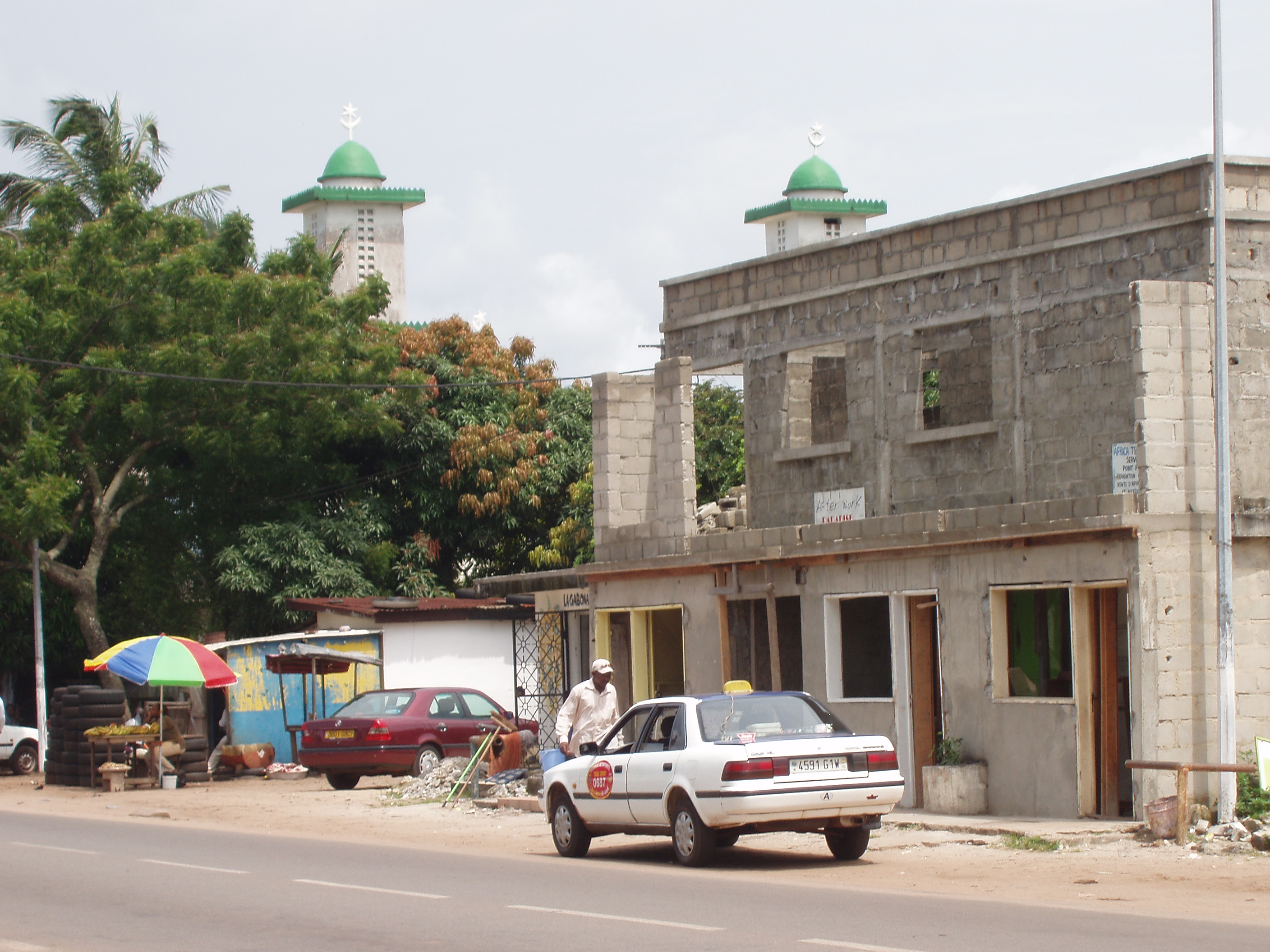 Masjid di Port-Gentil, Gabon.