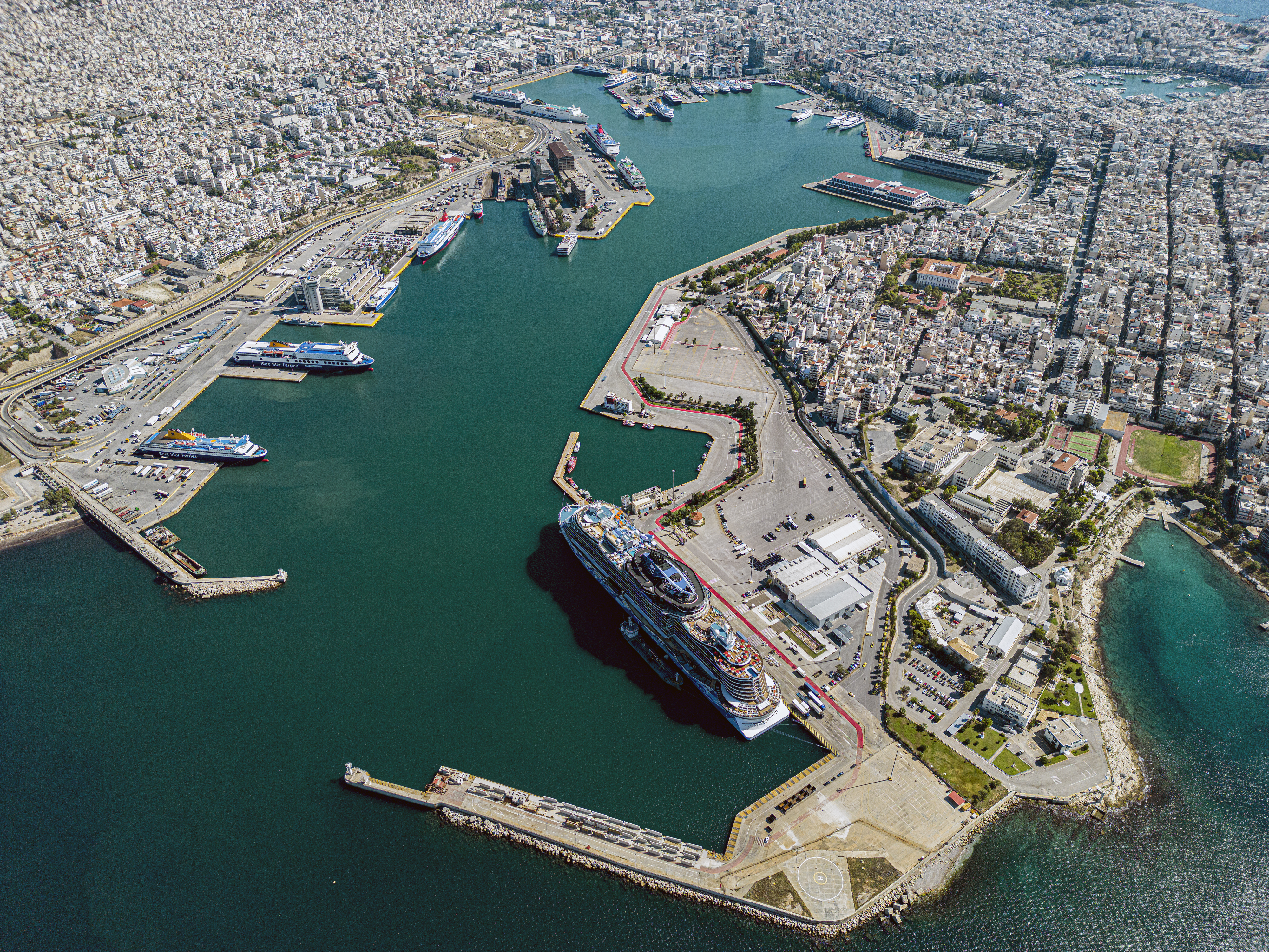Cảng Piraeus