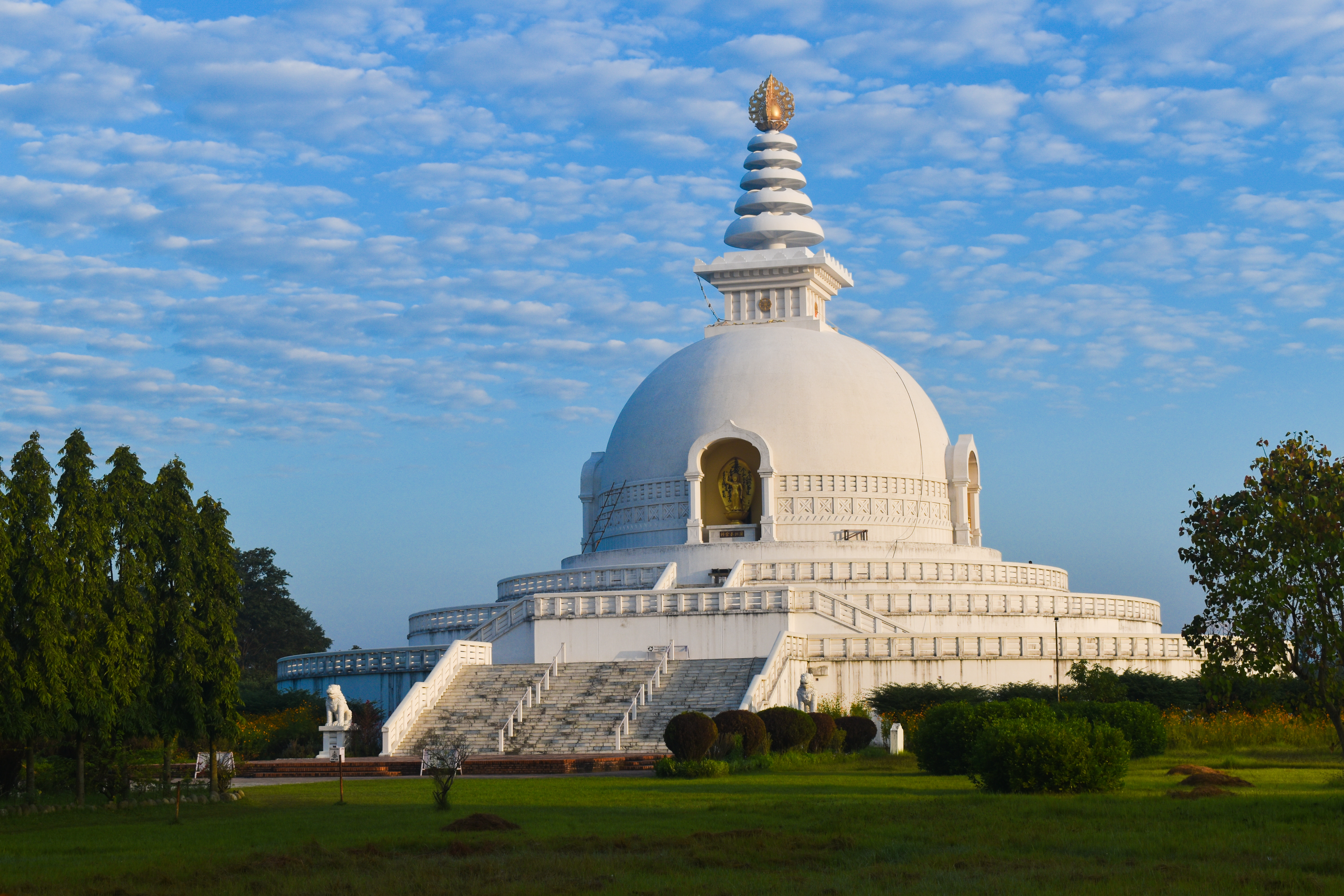 Kuil Putih Lumbini, Nepal.