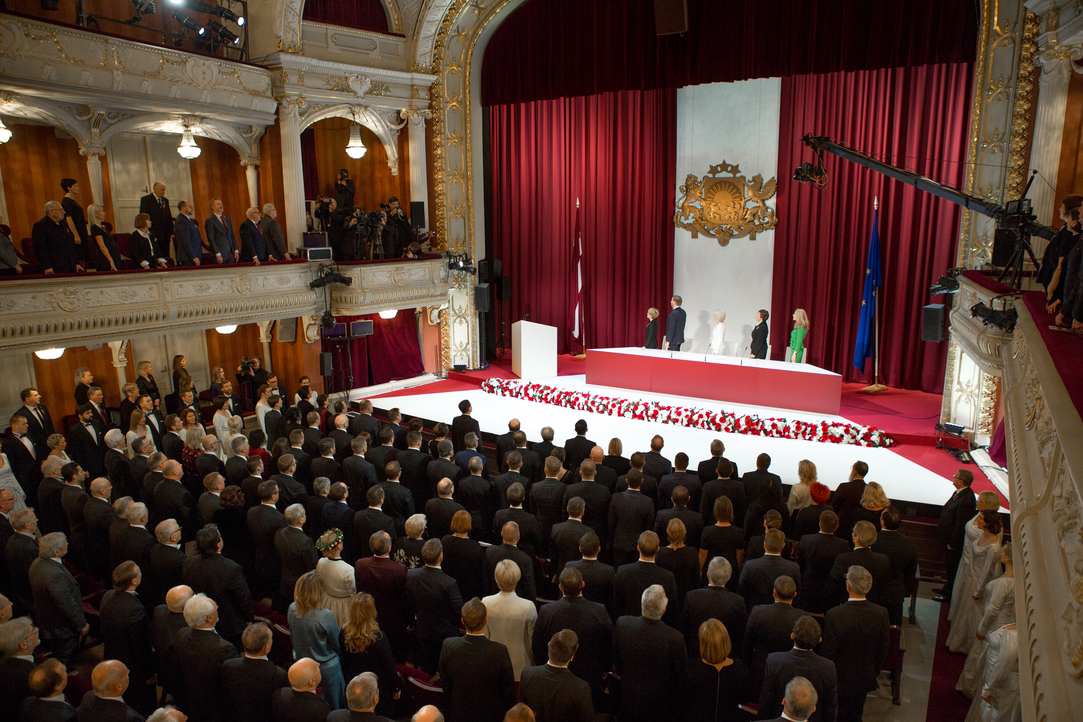 Mesyuarat istiadat Saeima pada tahun 2018 sempena ulang tahun ke-100 pengisytiharan Republik Latvia di Teater Kebangsaan Latvia, tempat negara itu diasaskan pada 18 November 1918
