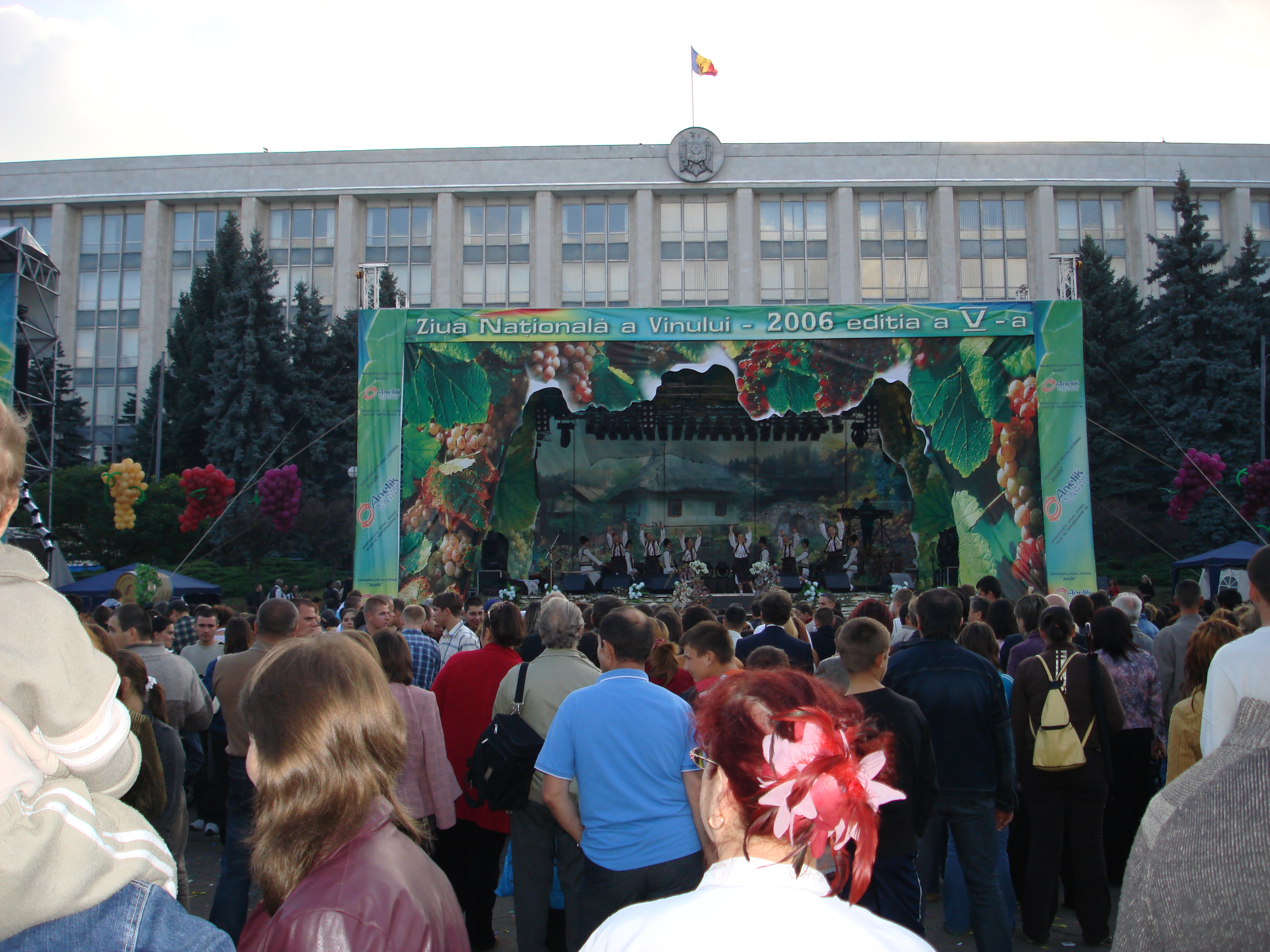 Suasana Pesta Wain di Chișinău (Oktober 2006)