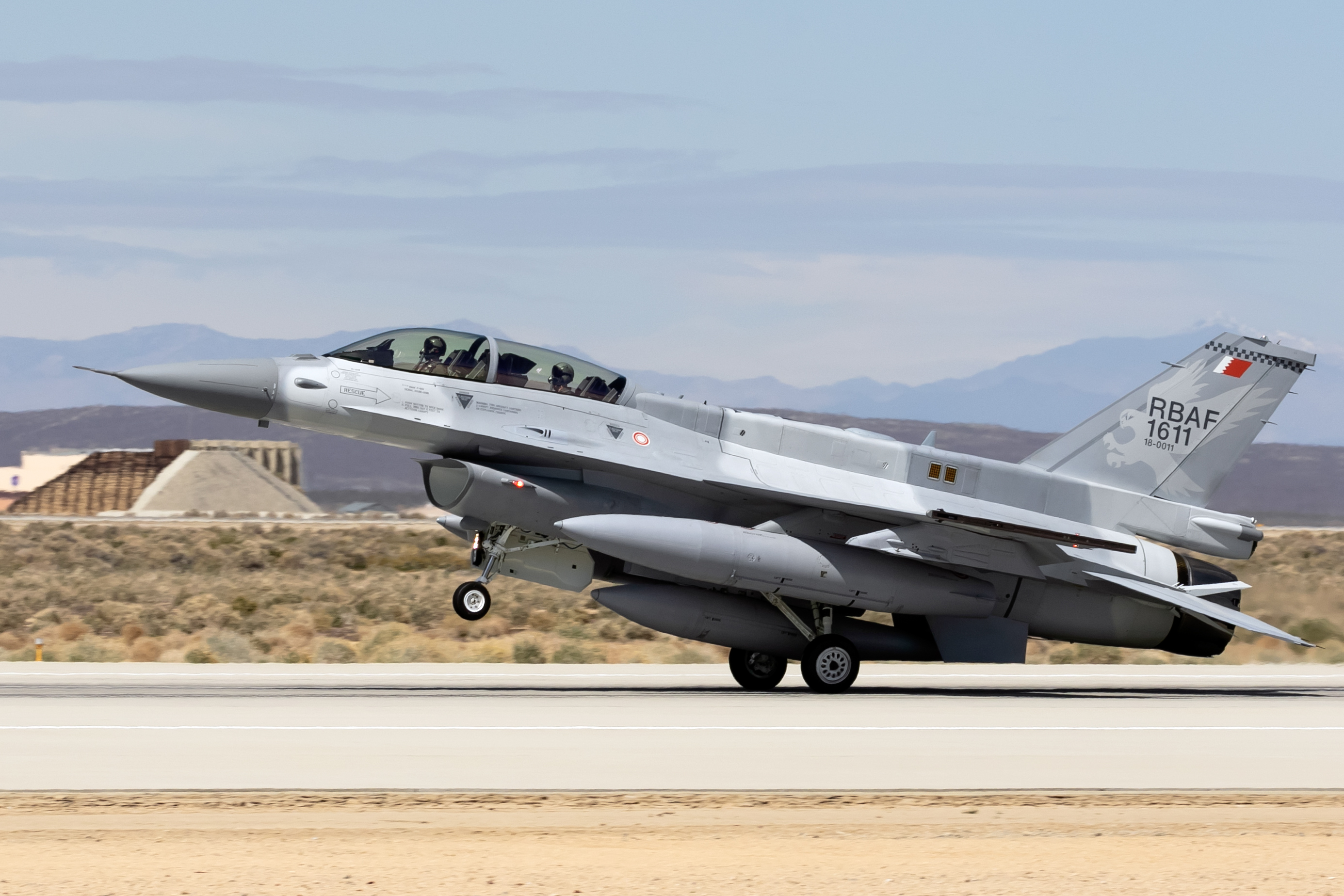 Sebuah F-16 dari Angkatan Udara Kerajaan Bahrain