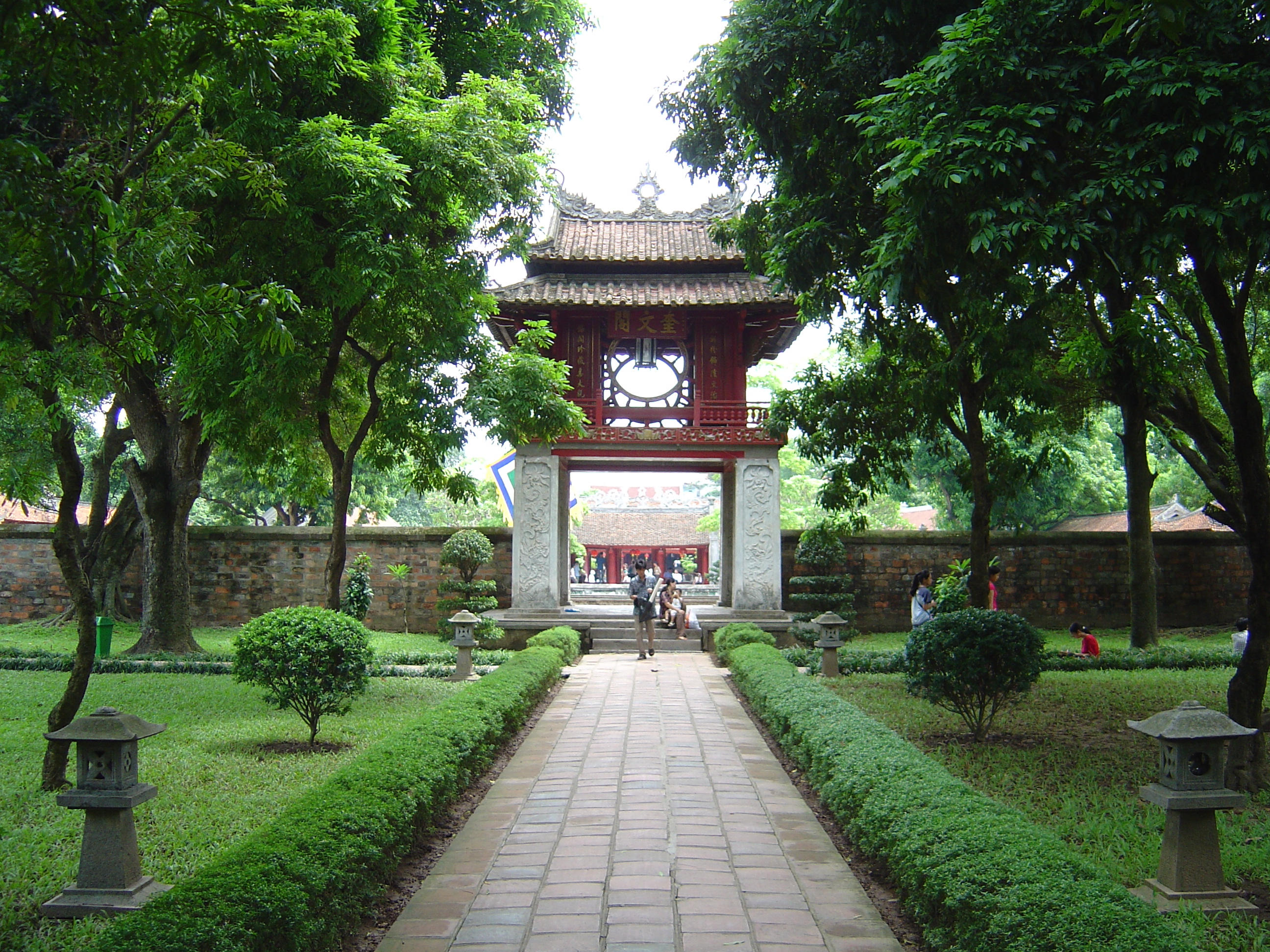 Kuil Kesusasteraan di Hanoi