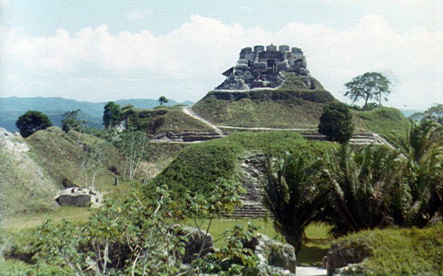 Xunantunich, một địa điểm khảo cổ Maya quan trọng ở Belize