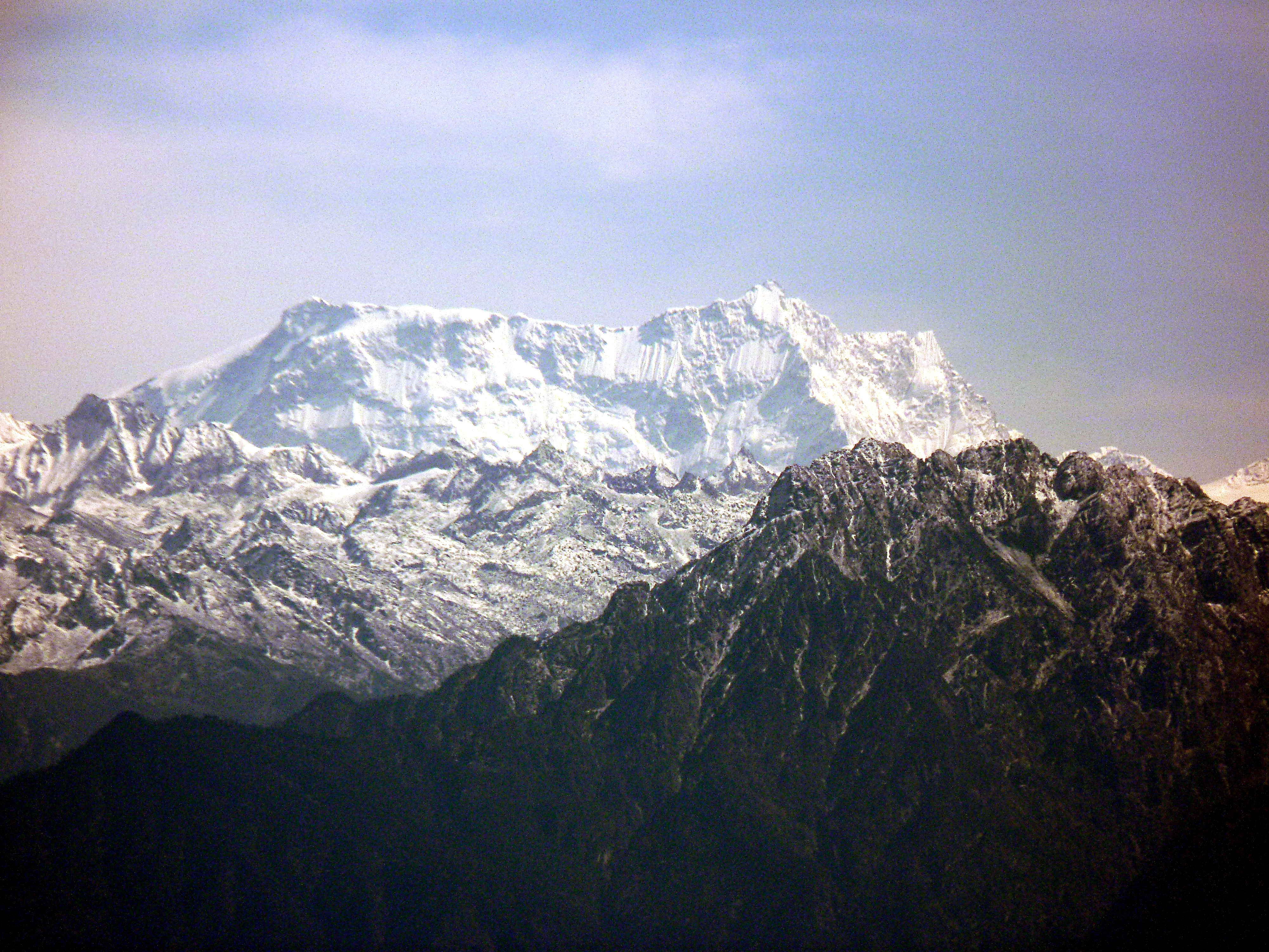 Gangkhar Puensum, gunung tertinggi di Bhutan