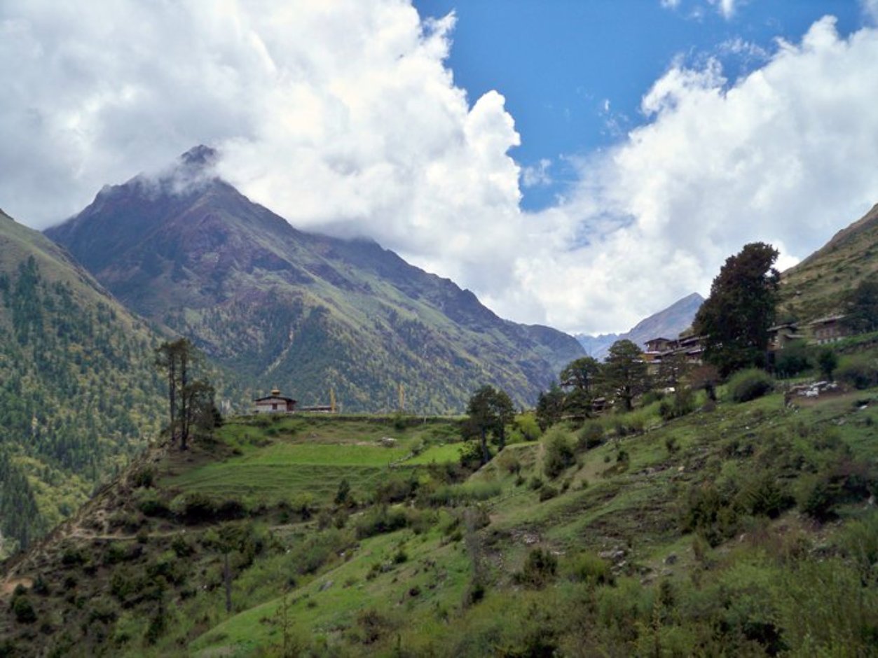 Lanskap Himalaya sub-alpin