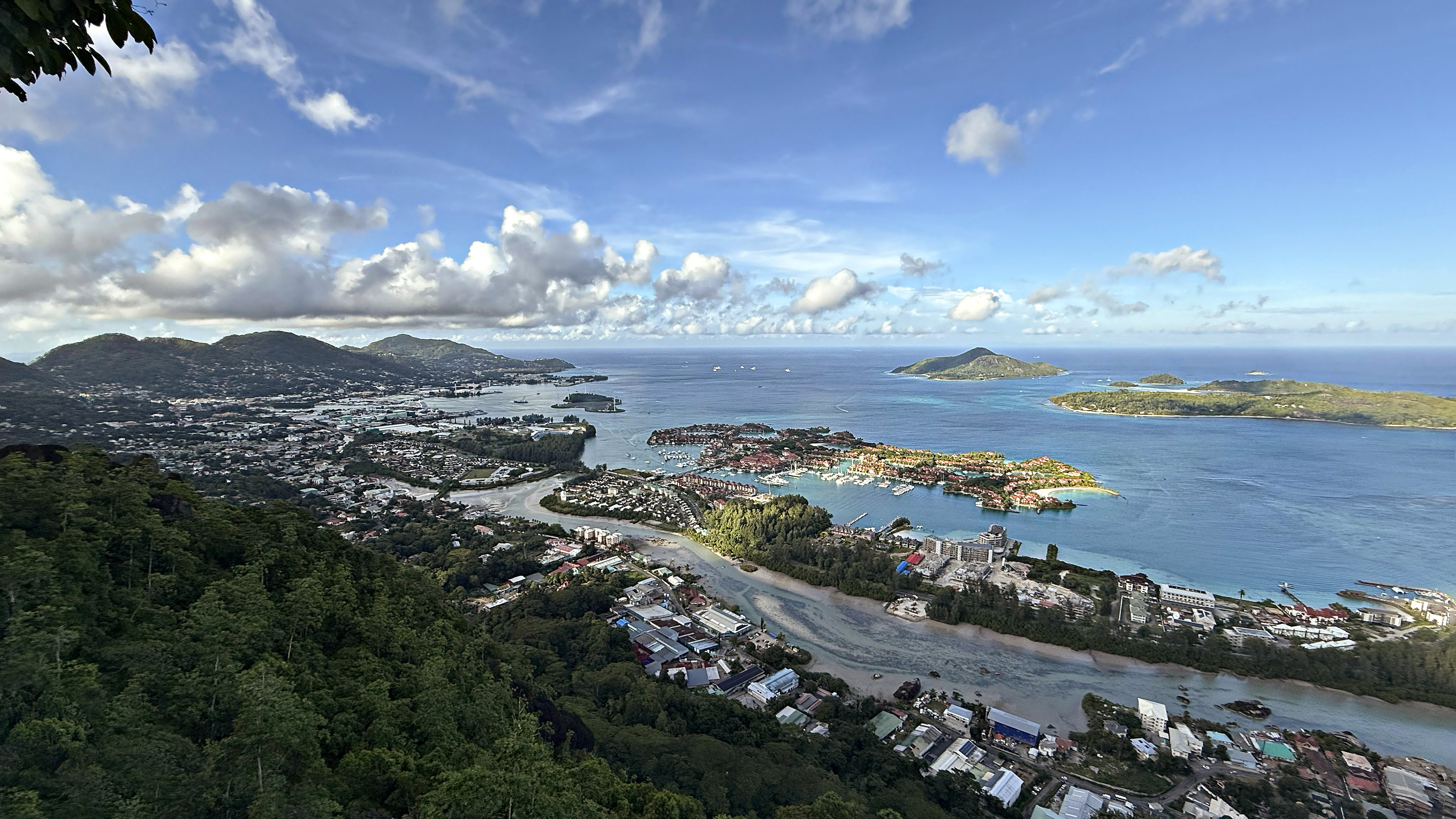 Victoria, ibu kota dan kota terbesar Seychelles
