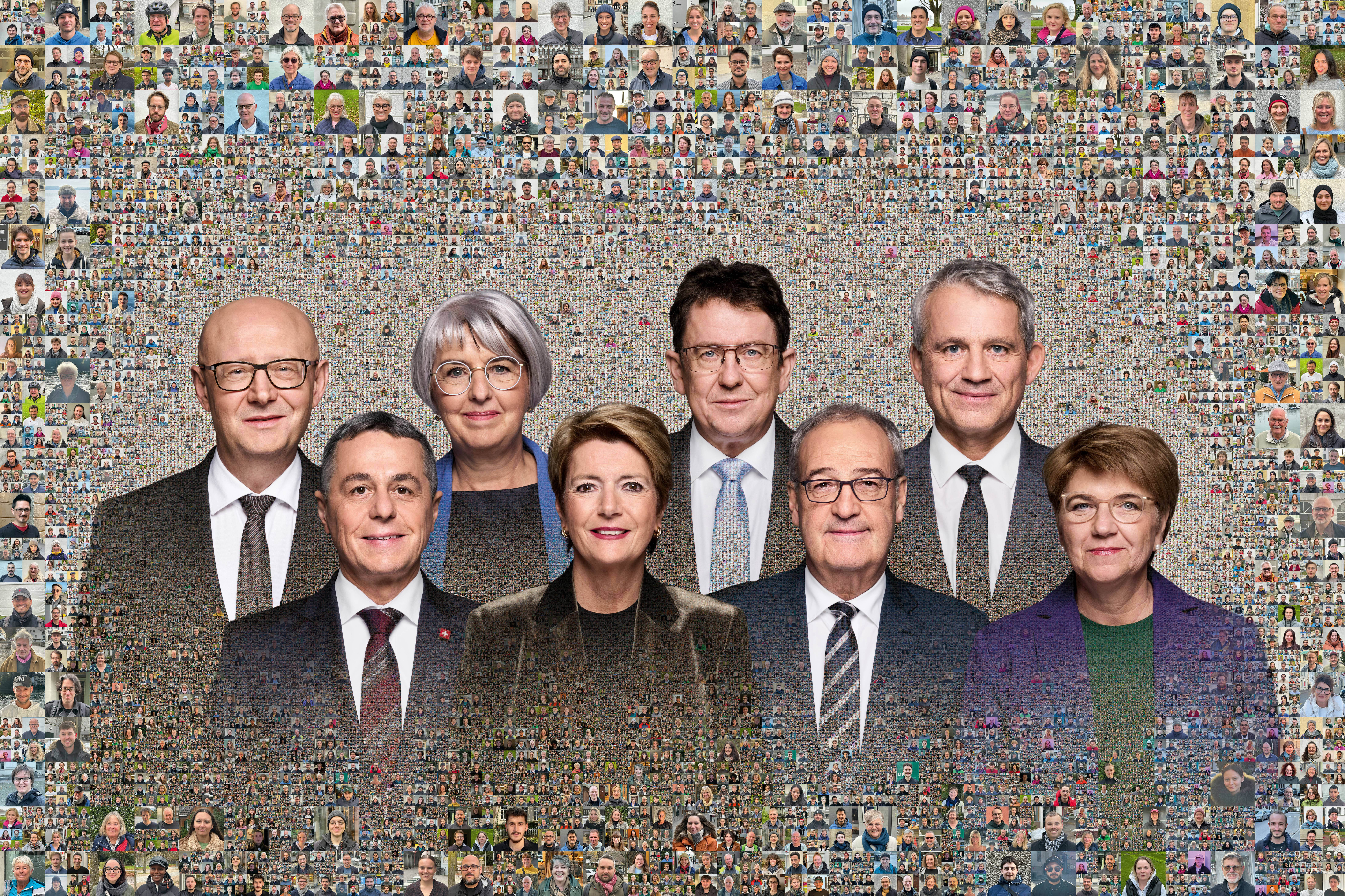 2024年の連邦参事会のメンバー(左から):ヴィクトル・ロッシ(連邦首相)、イニャツィオ・カシス、エリザベート・バウメ=シュナイダー、カリン・ケラー=ズッター(2025年連邦大統領)、アルベルト・レスティ、ギ・パルムラン、ベアト・ヤンス、ヴィオラ・アムヘルト(2025年3月までに辞任予定)。