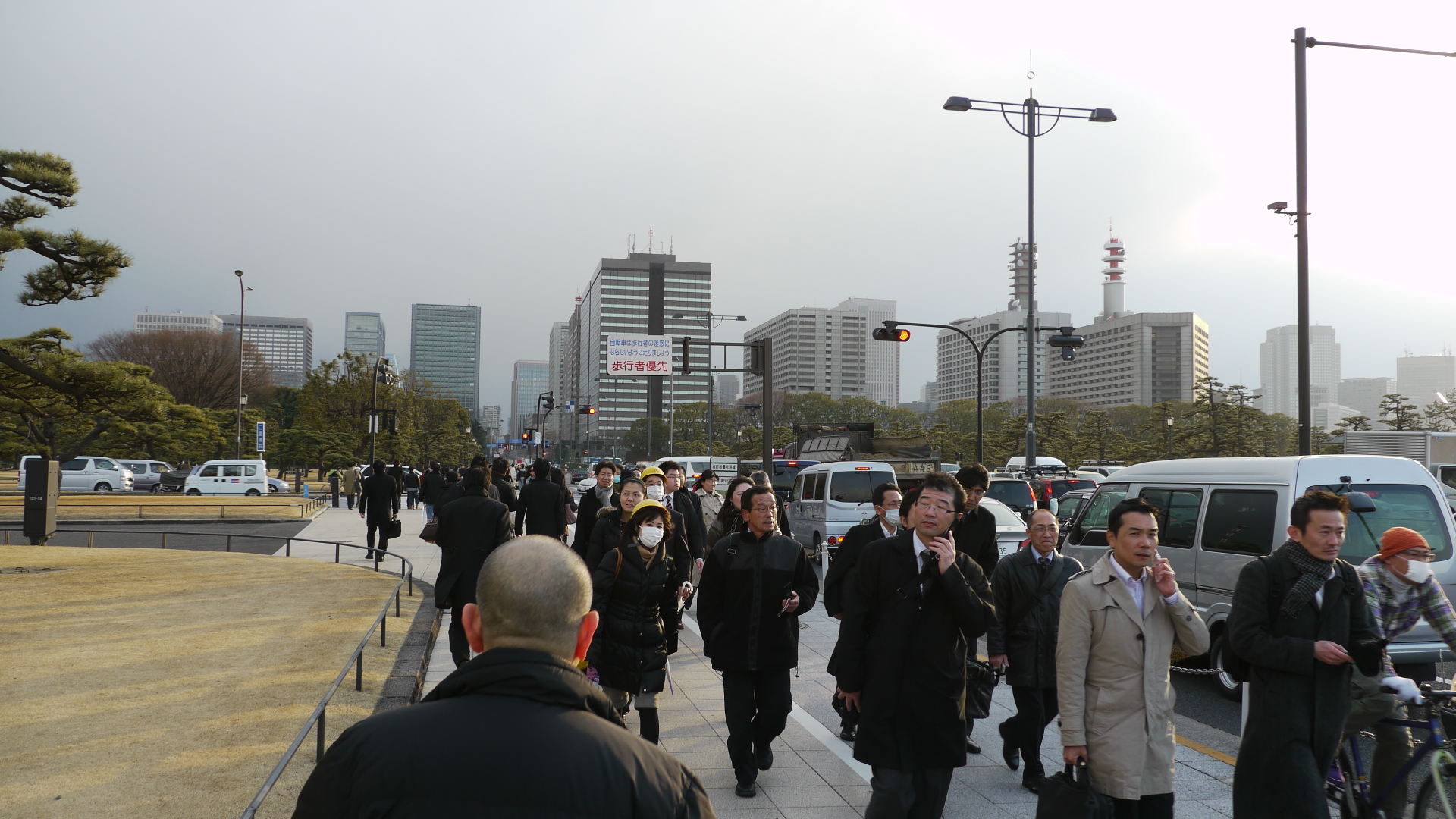 霞が関(2011年)。法務省・最高検察庁・東京高等裁判所・警視庁・警察庁が見える。