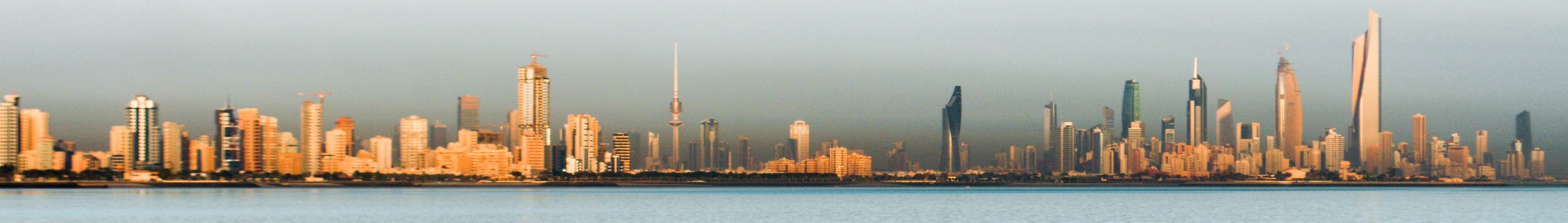 Panorama Bandaraya Kuwait, ibu negara dan bandar terbesar Kuwait.